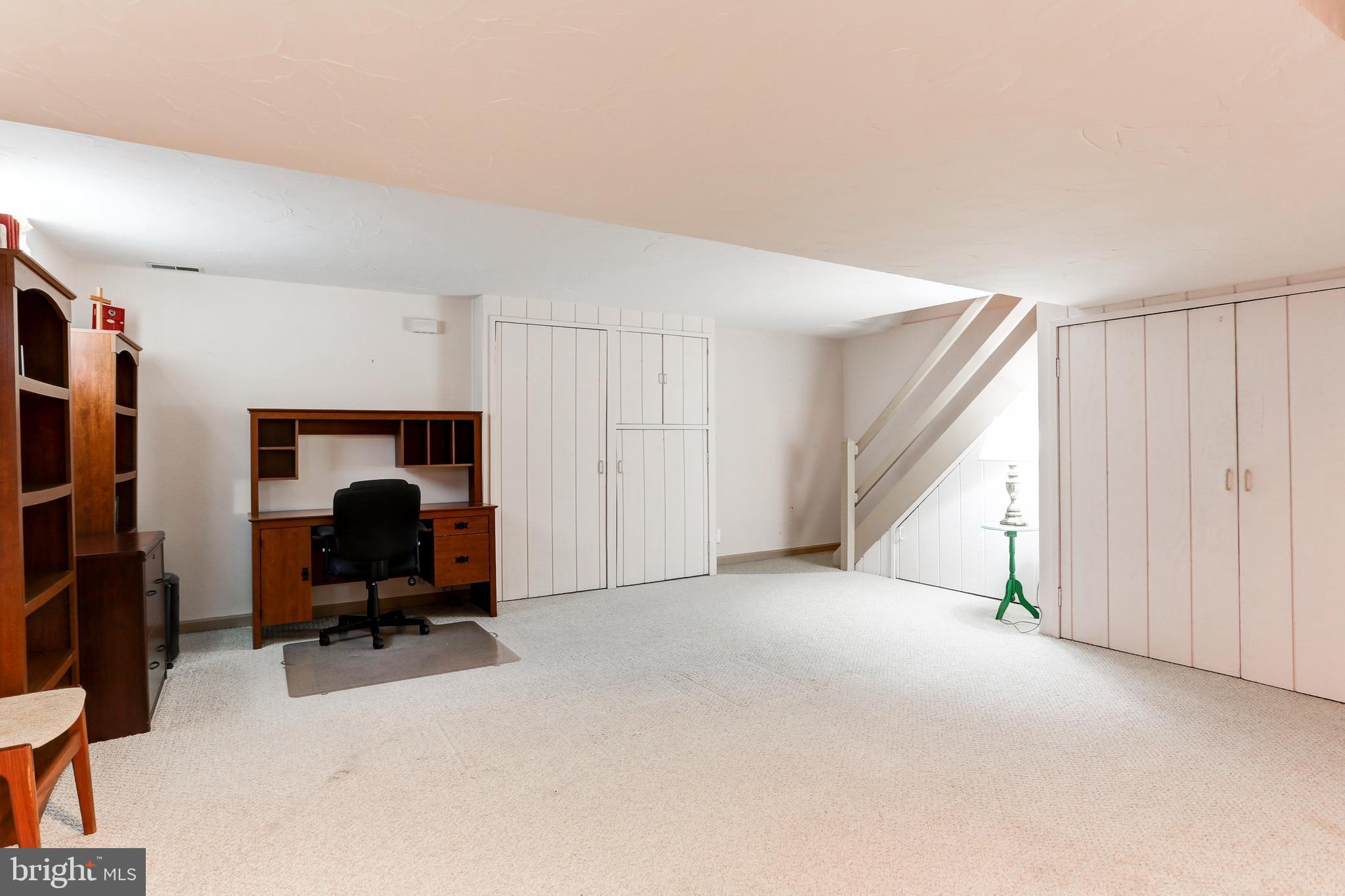 MANOR OAKS - Residential