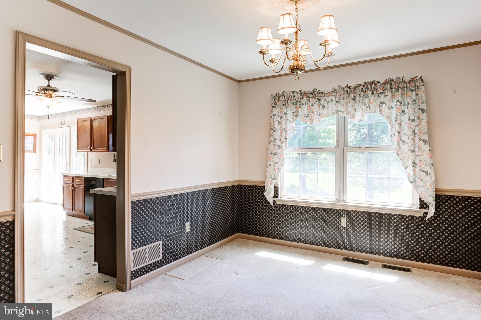 MANOR OAKS - Residential