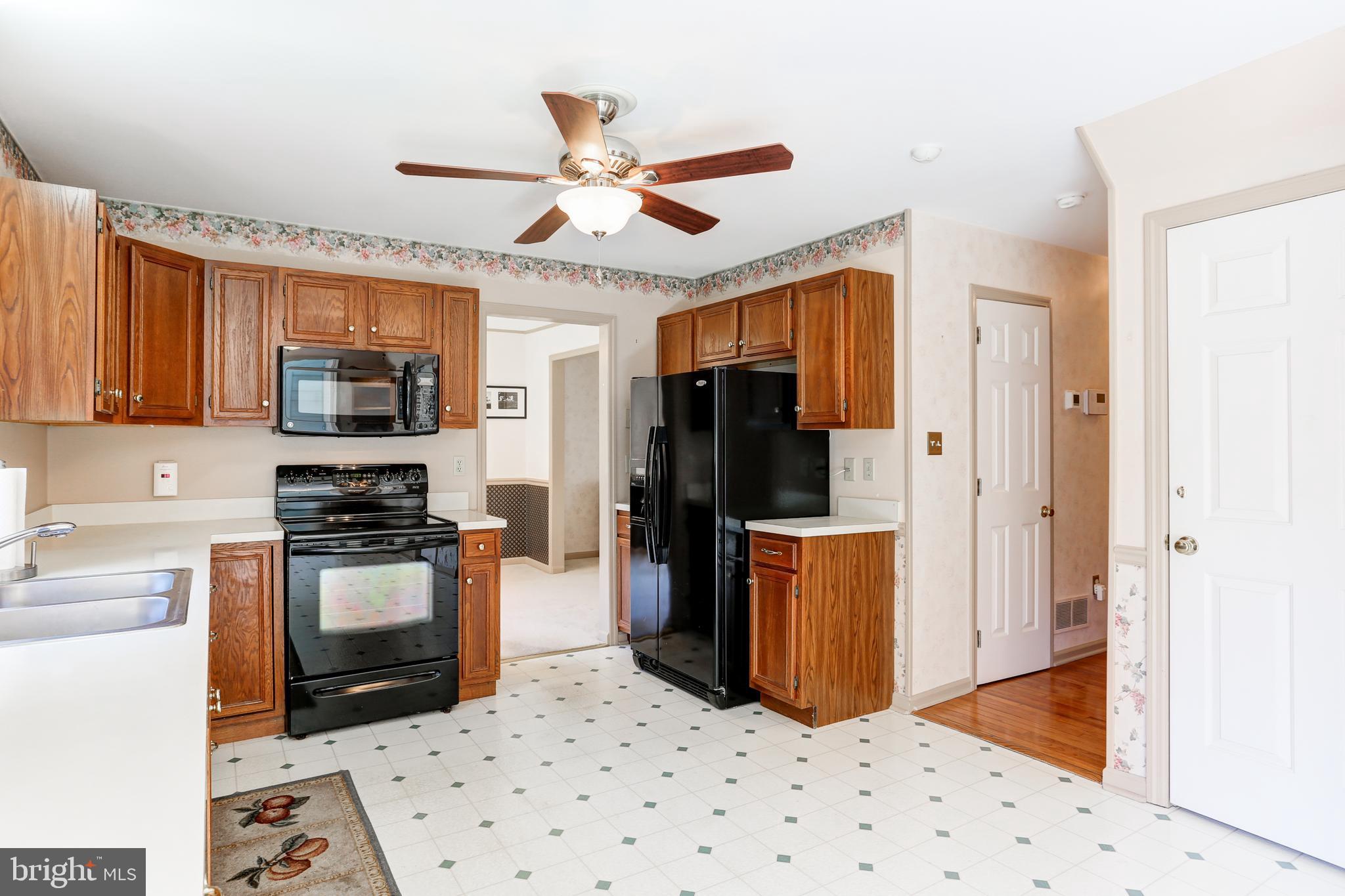 MANOR OAKS - Residential