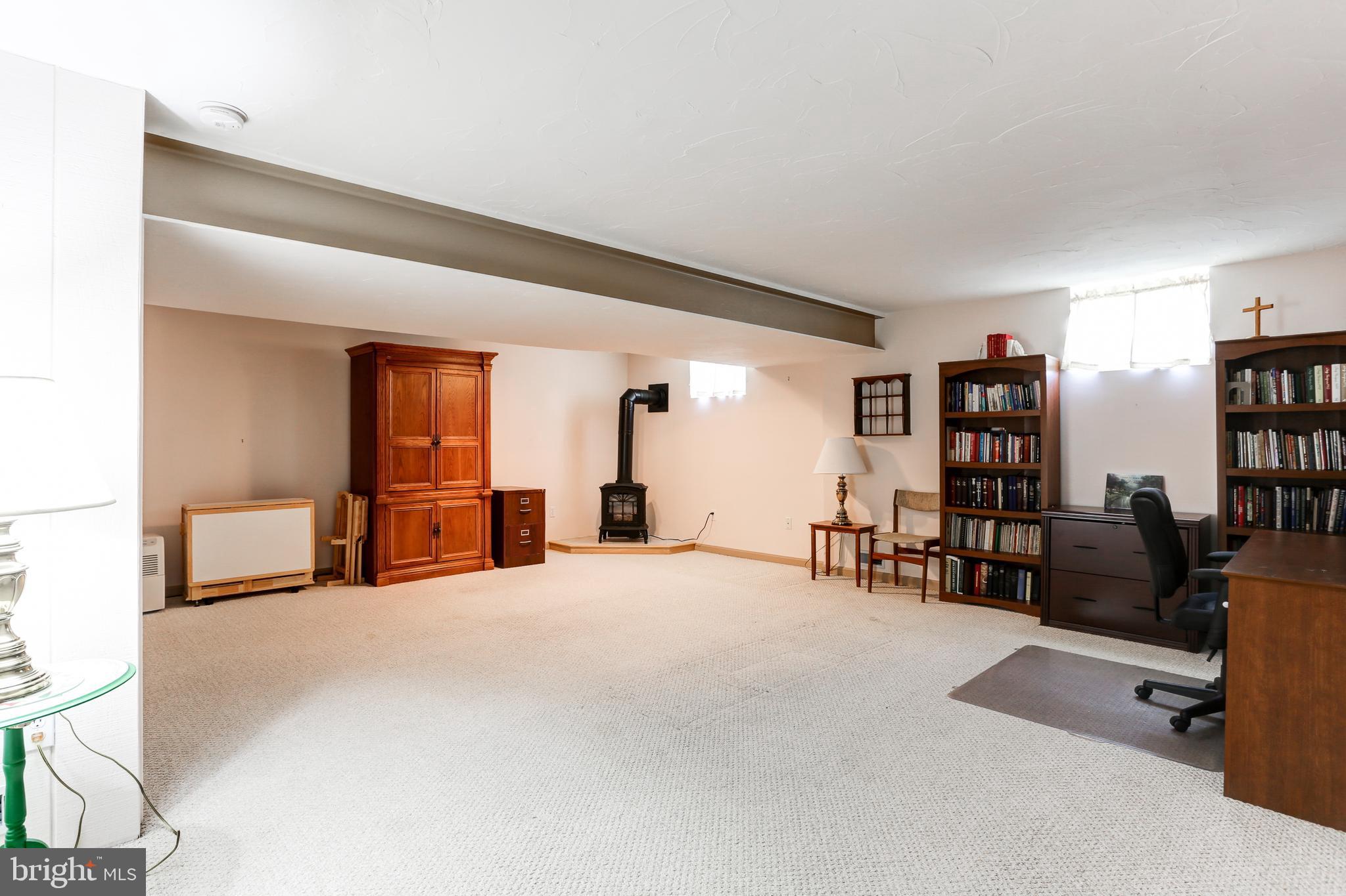 MANOR OAKS - Residential