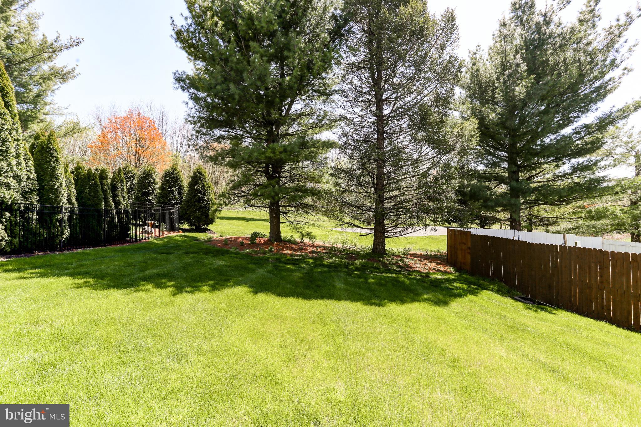 MANOR OAKS - Residential