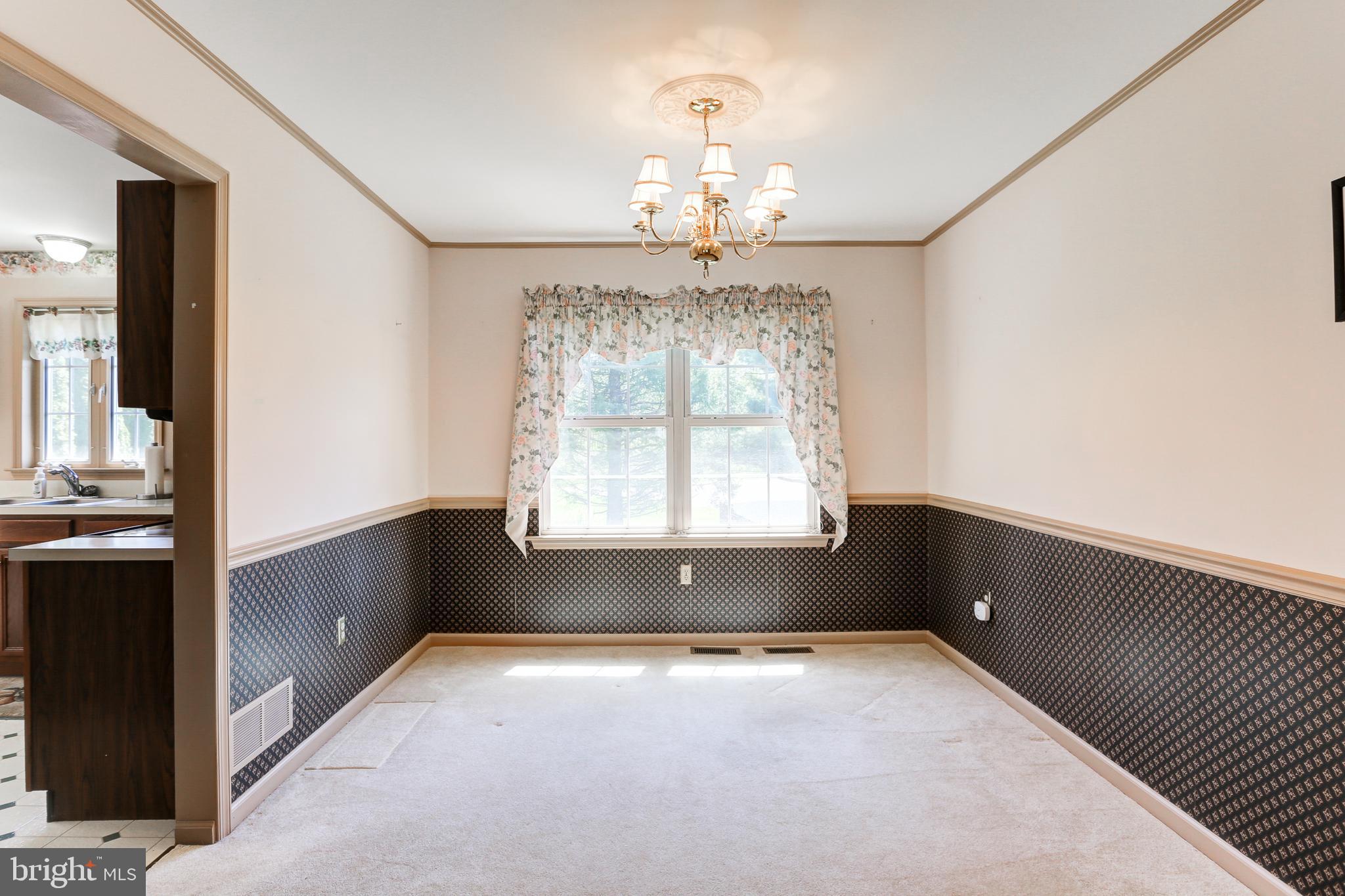 MANOR OAKS - Residential