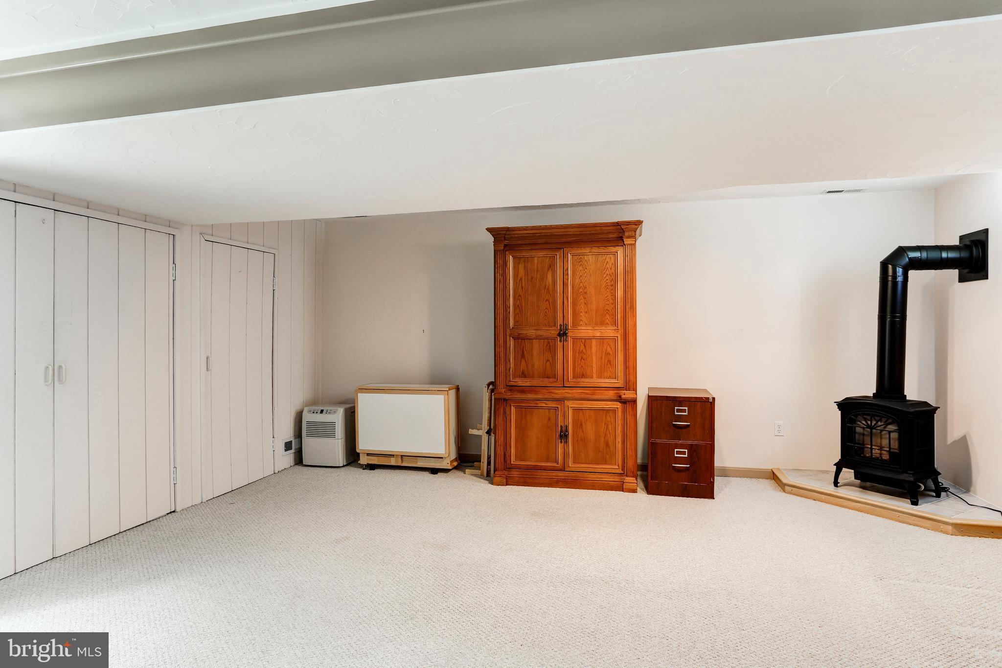 MANOR OAKS - Residential