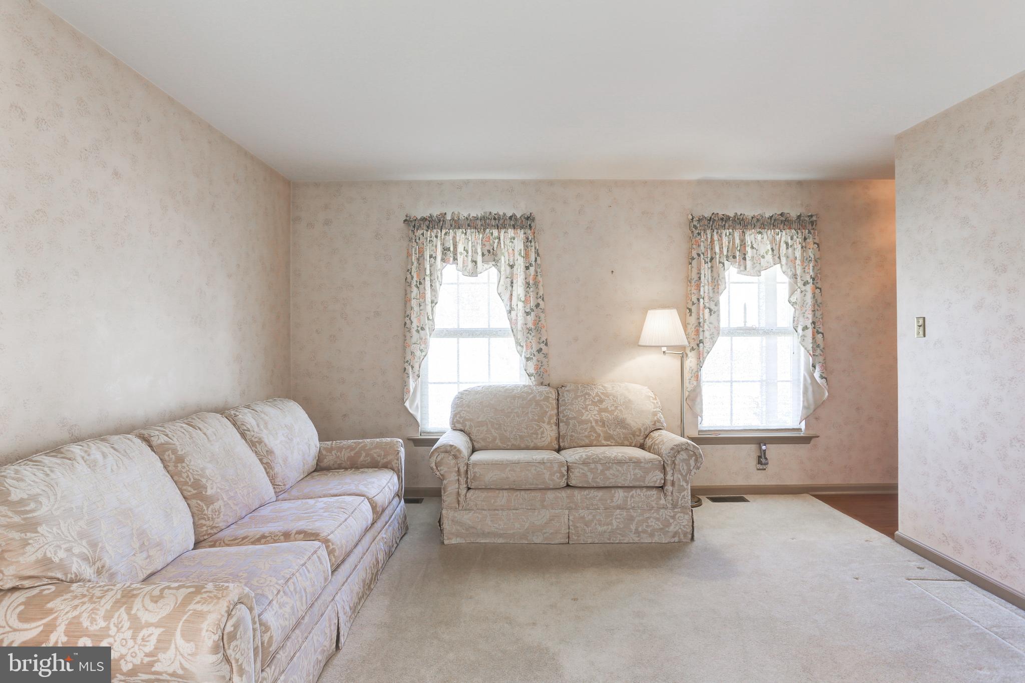 MANOR OAKS - Residential