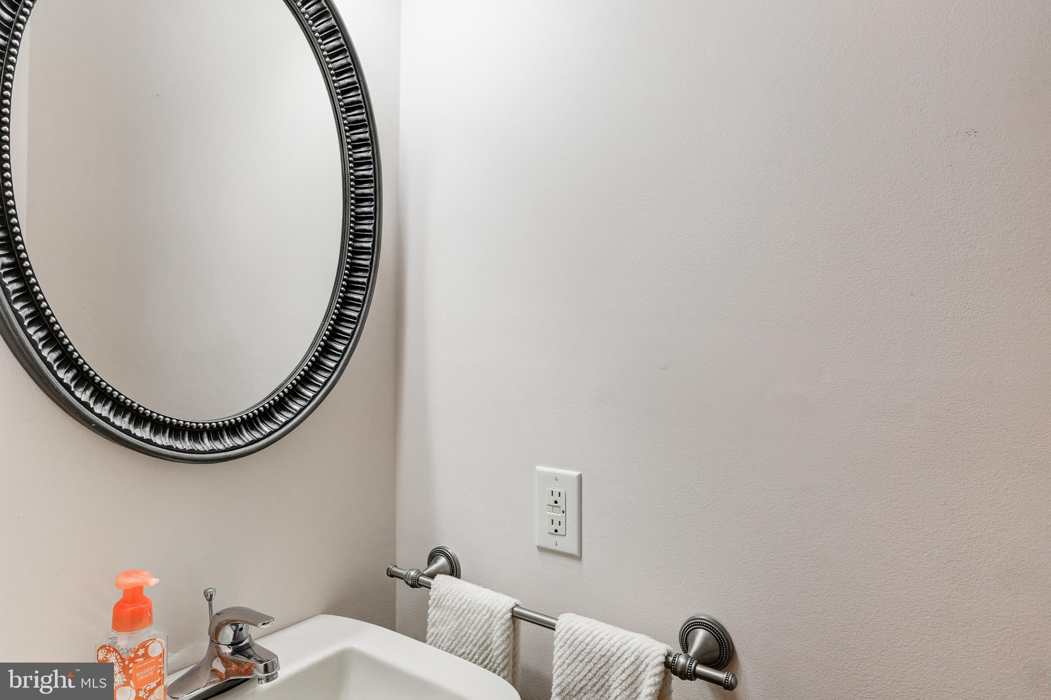 MANOR OAKS - Residential