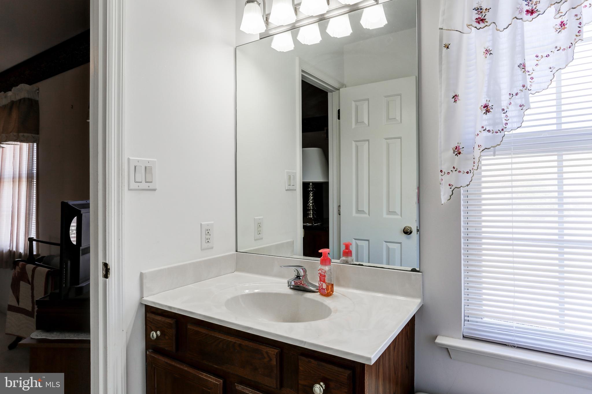 MANOR OAKS - Residential