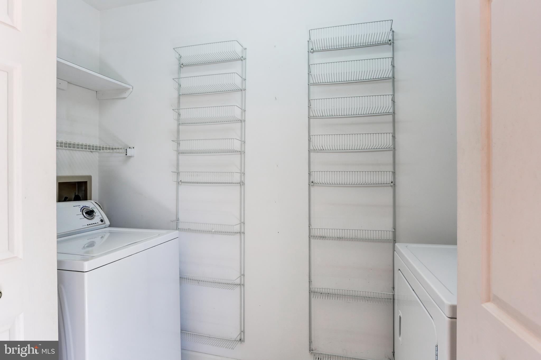 MANOR OAKS - Residential