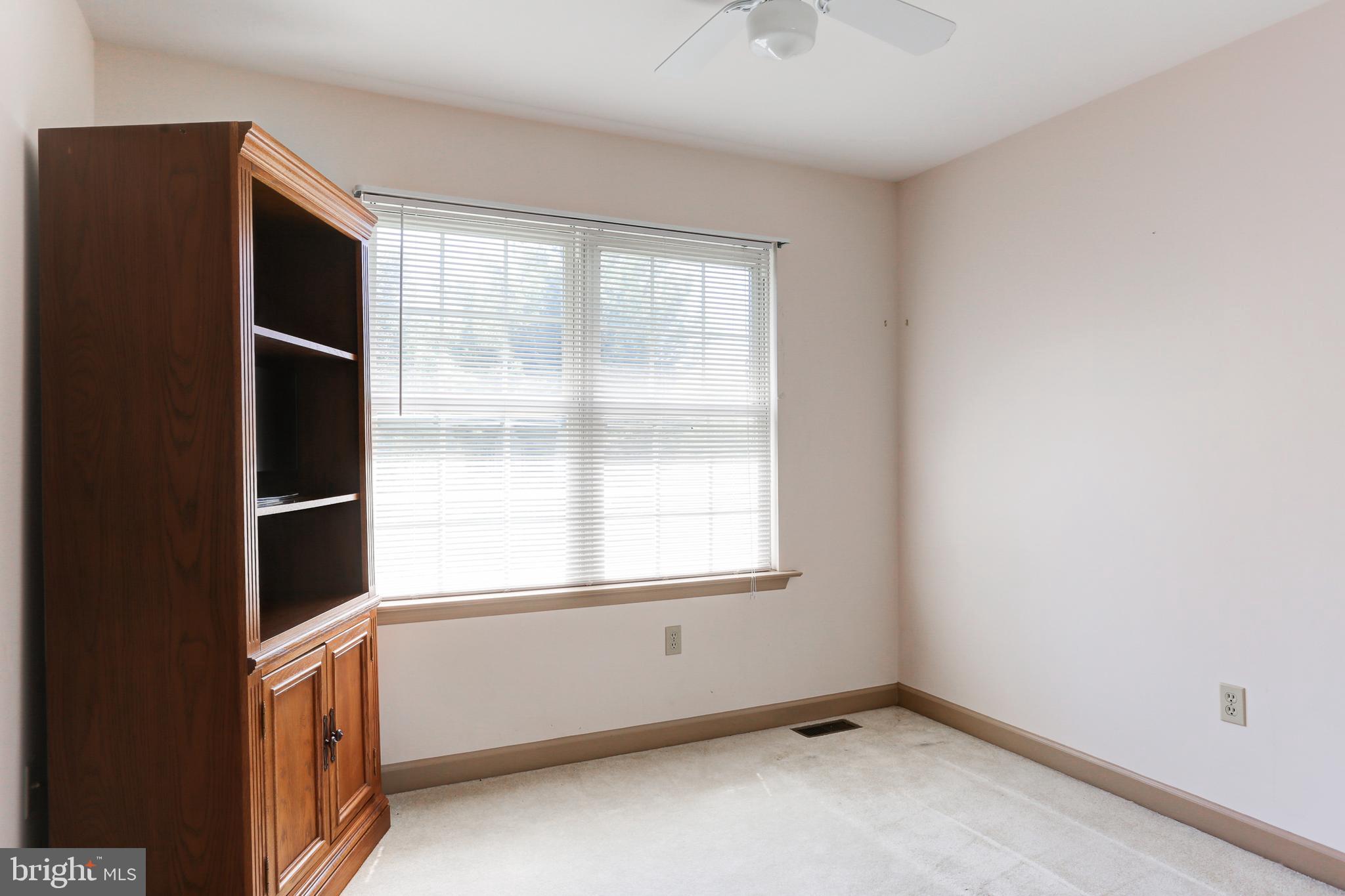 MANOR OAKS - Residential