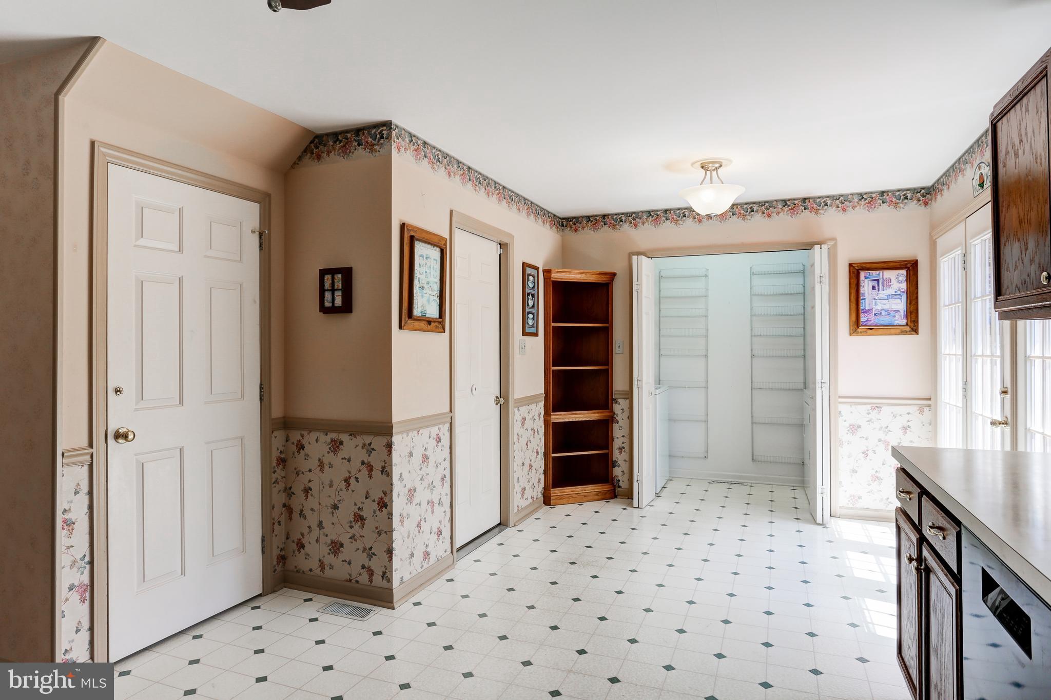 MANOR OAKS - Residential