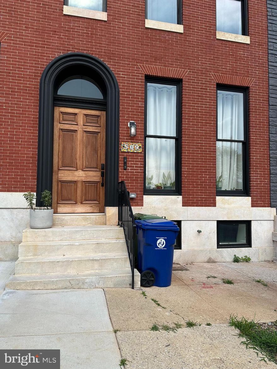 Experience luxury living at an unbeatable value with this stunning 1-bedroom, 1-bathroom basement apartment available for immediate move-in. This beautifully finished unit features all brand-new, high-end appliances, modern finishes, and a sleek, contemporary design that offers both comfort and style. You simply won’t find a space of this caliber at this price—schedule your private tour today and elevate your living experience without breaking the bank.