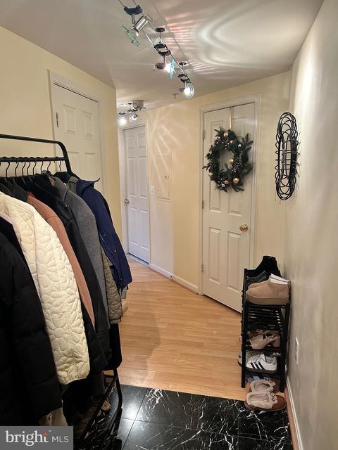 3830 9TH STREET N 103W ARLINGTON VA 22203