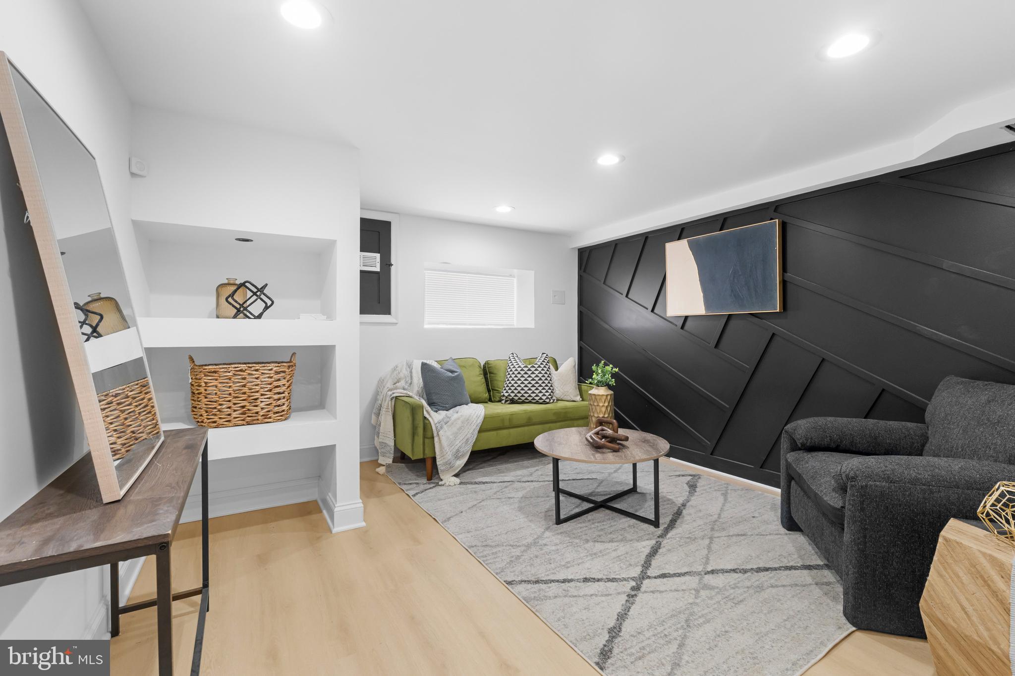 EAST BALTIMORE MIDWAY - Residential