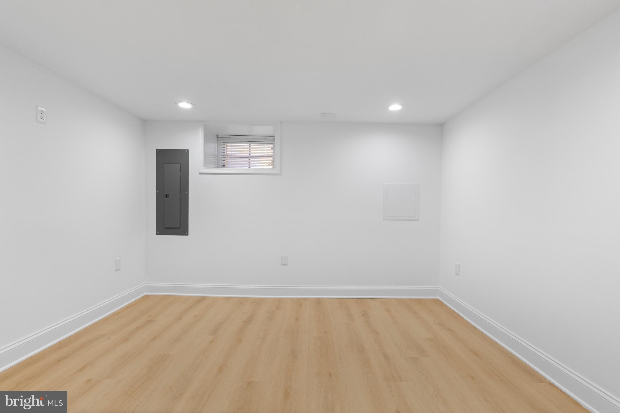 EAST BALTIMORE MIDWAY - Residential