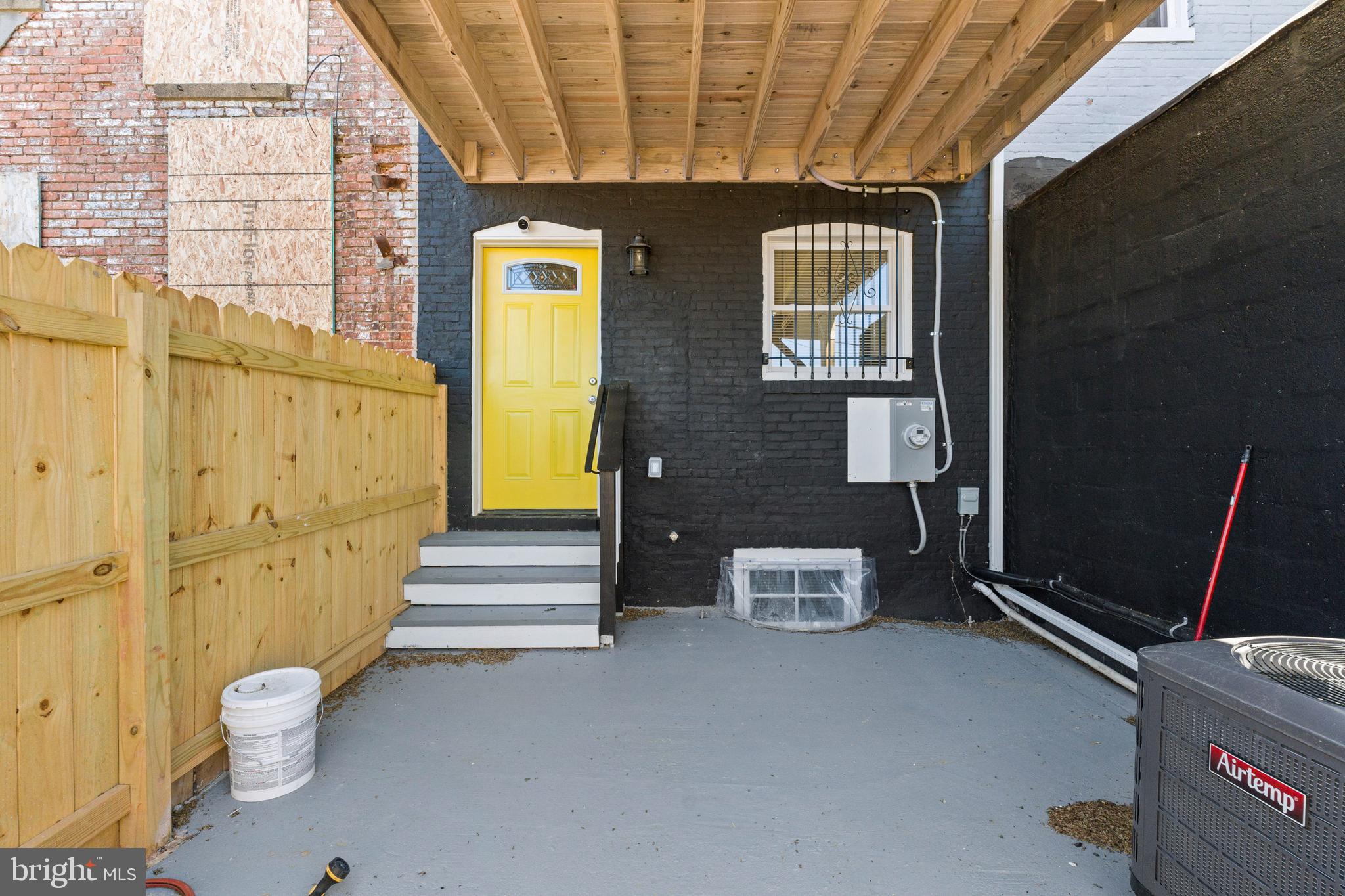 EAST BALTIMORE MIDWAY - Residential