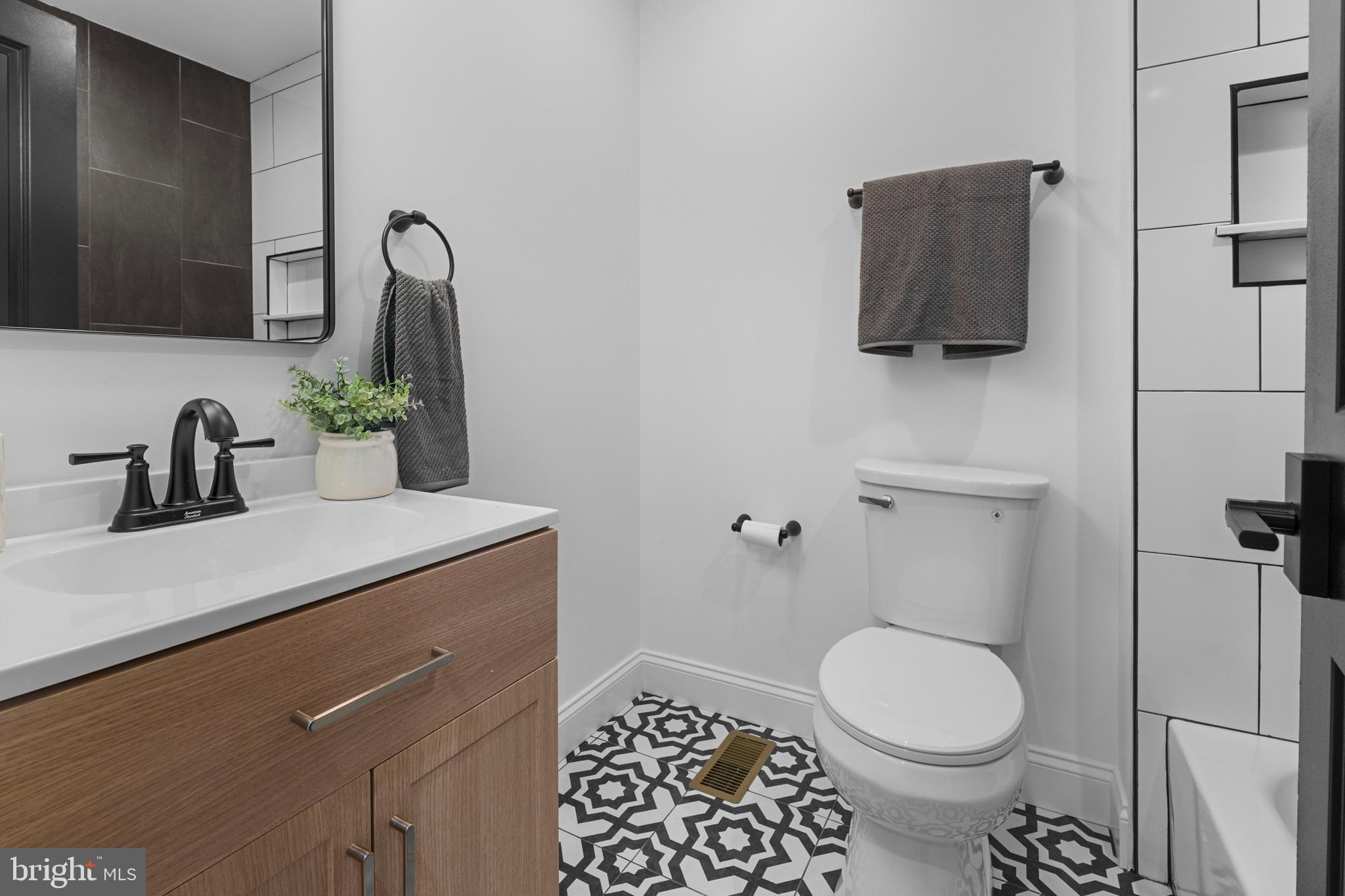 EAST BALTIMORE MIDWAY - Residential