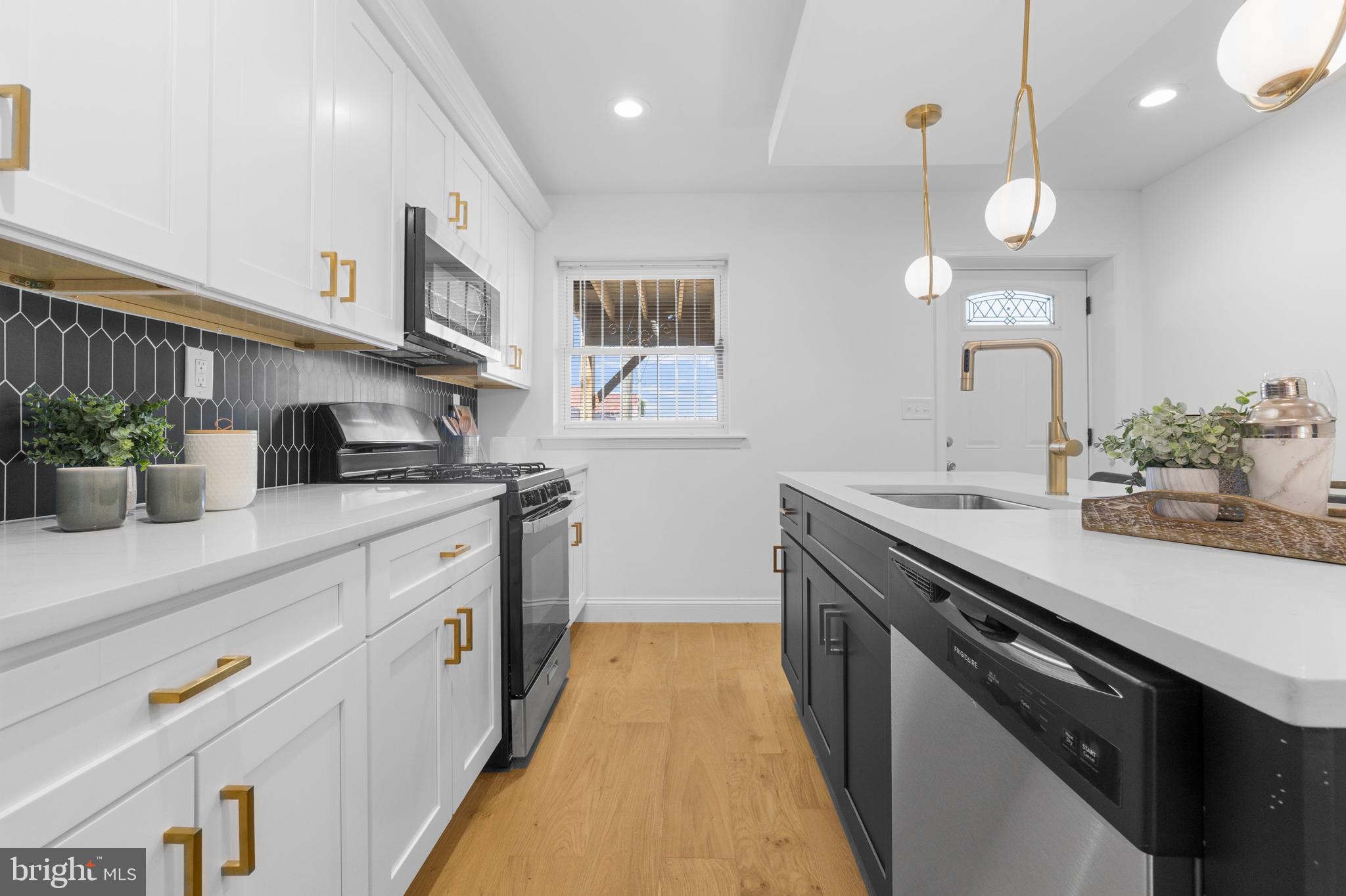 EAST BALTIMORE MIDWAY - Residential