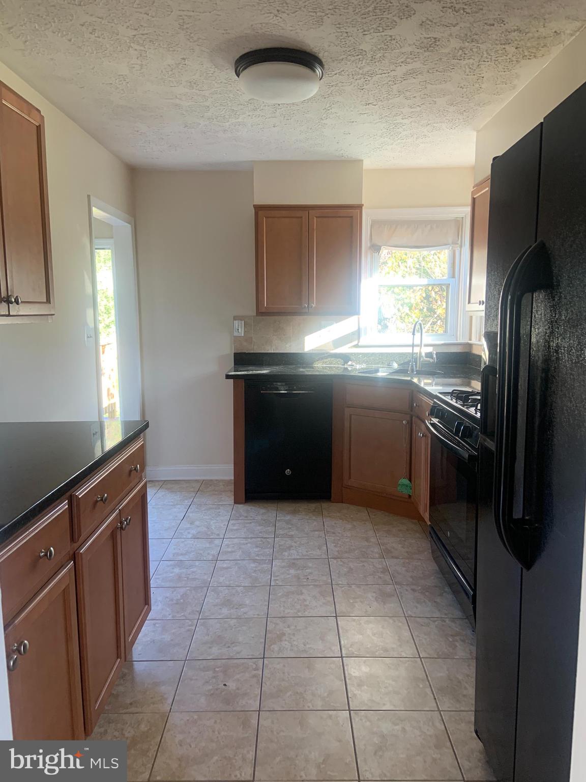 CRESTWOOD - Residential