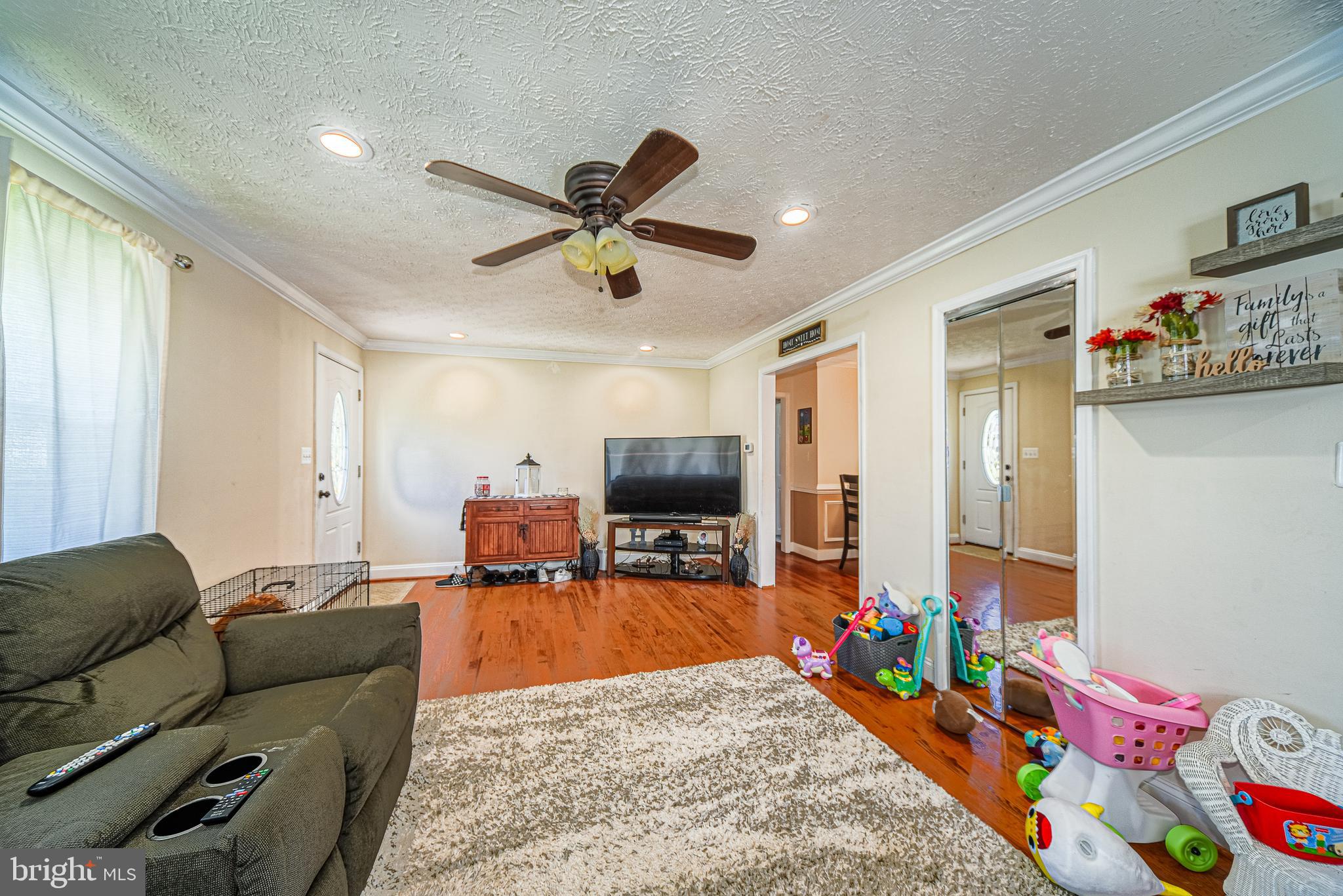 CRESTWOOD - Residential