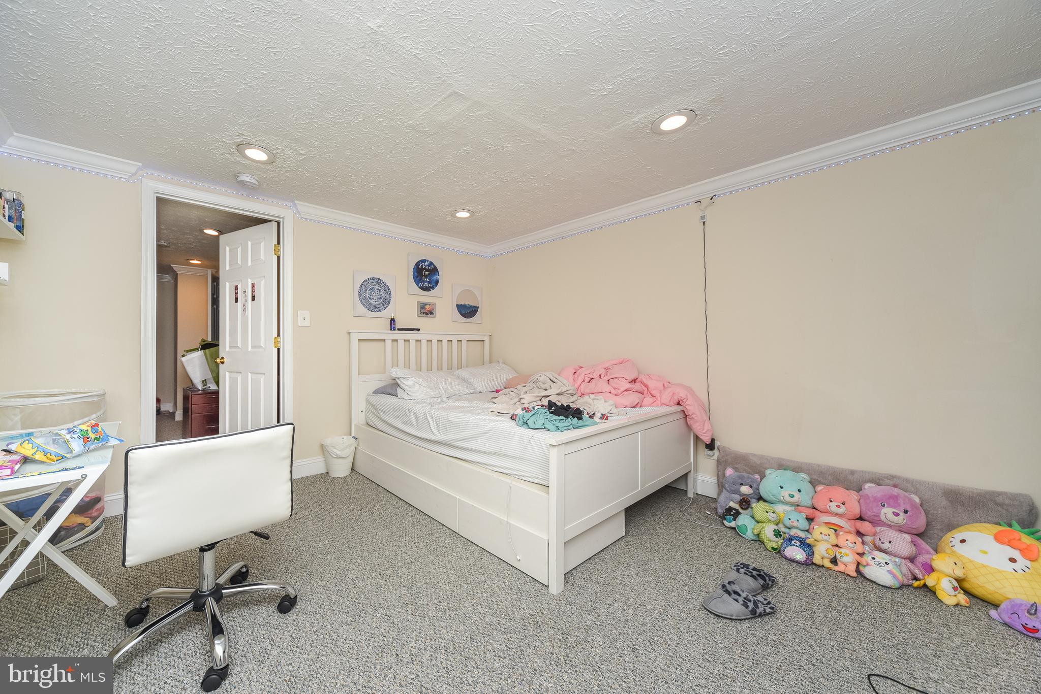 CRESTWOOD - Residential