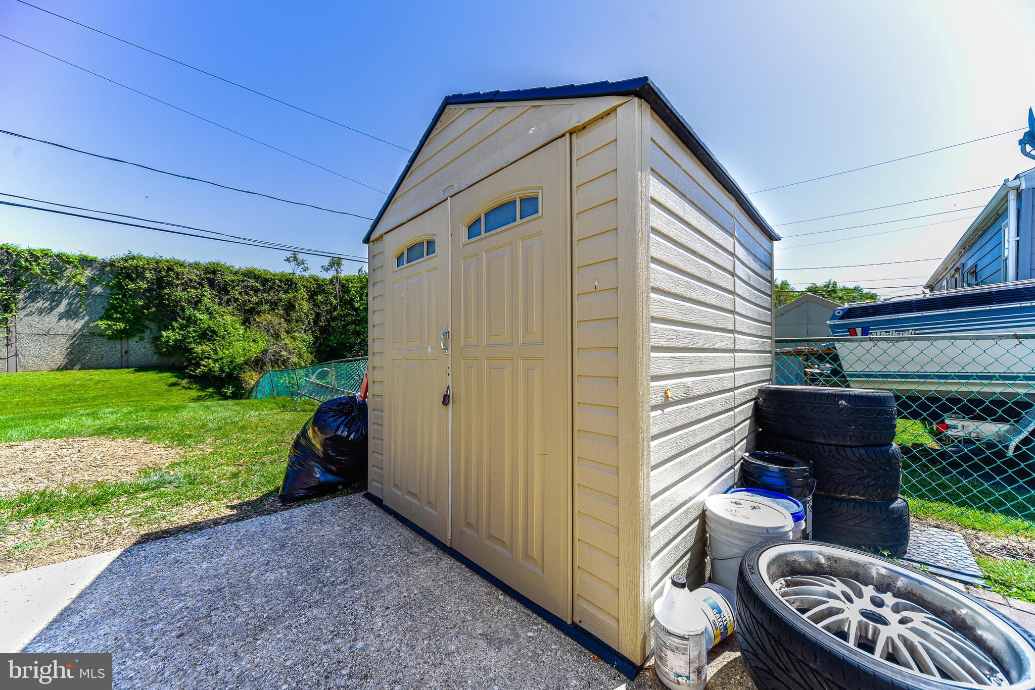 CRESTWOOD - Residential