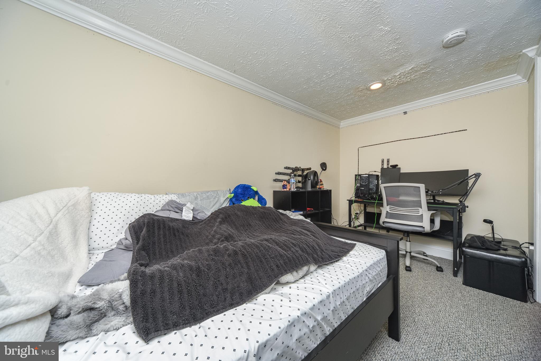 CRESTWOOD - Residential