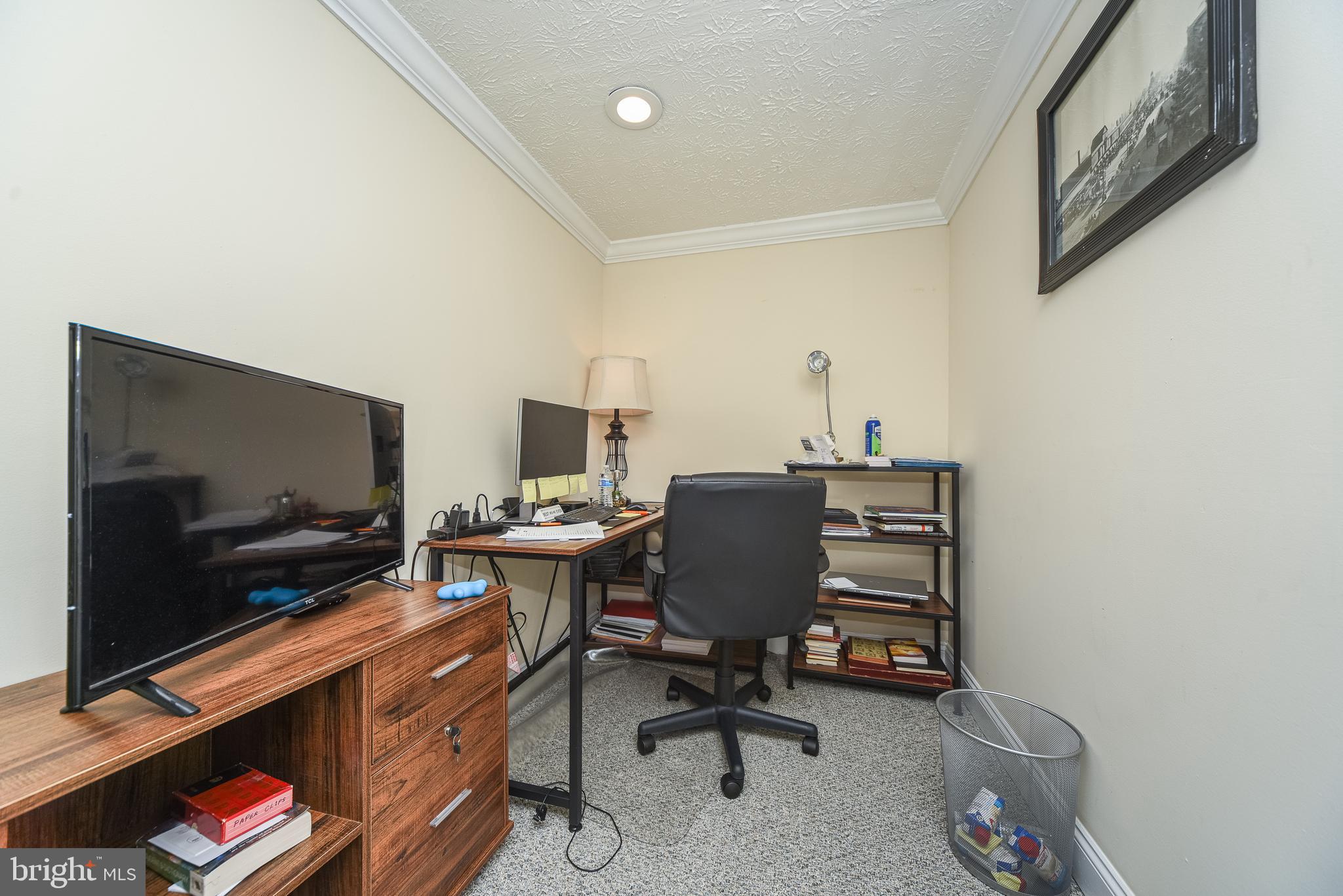 CRESTWOOD - Residential