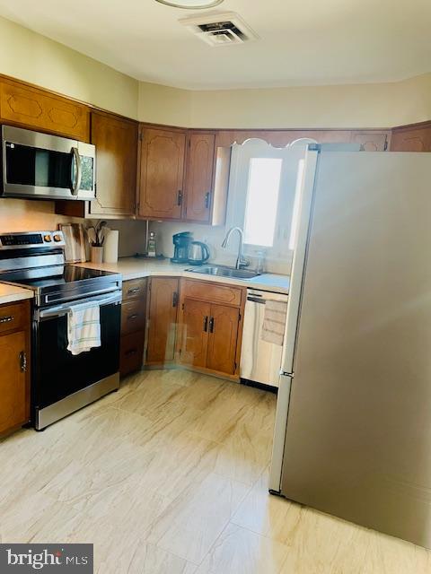 KENLYN MANOR - Residential