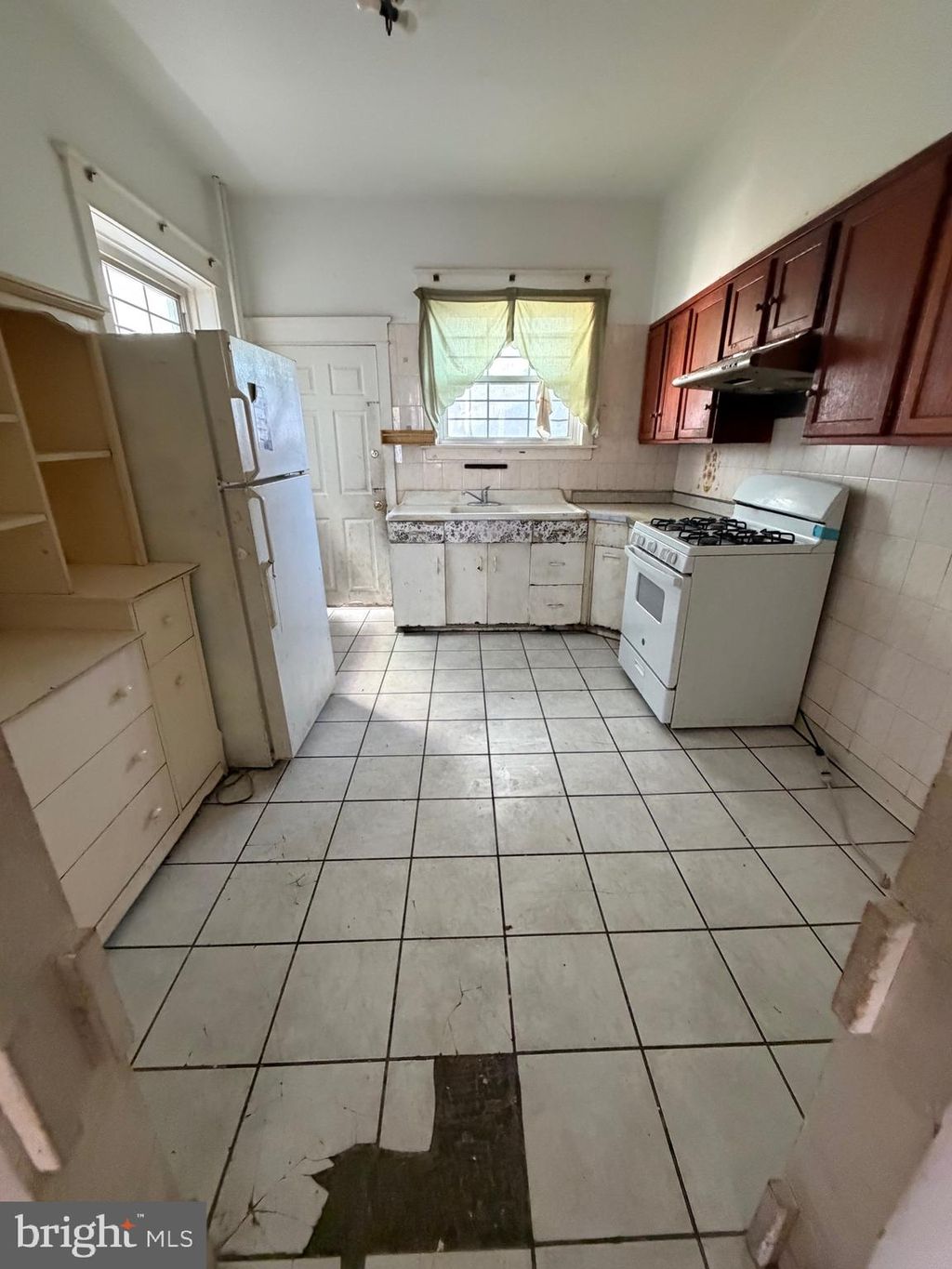 Photo of 2005 S 9th Street, PHILADELPHIA, PA 19148 (MLS # PAPH2566950)