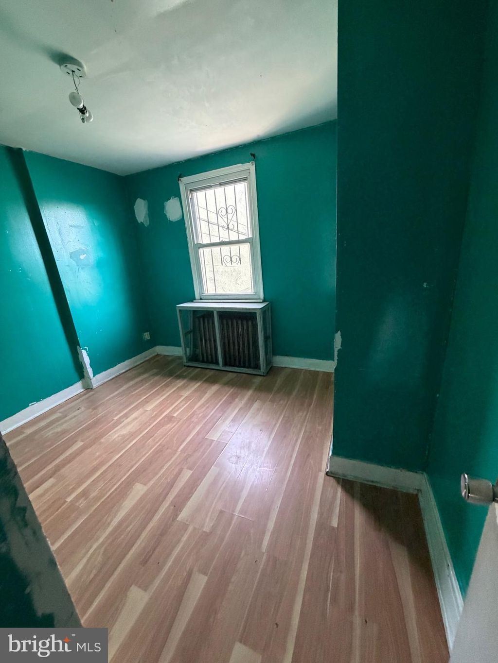 Photo of 2005 S 9th Street, PHILADELPHIA, PA 19148 (MLS # PAPH2566950)