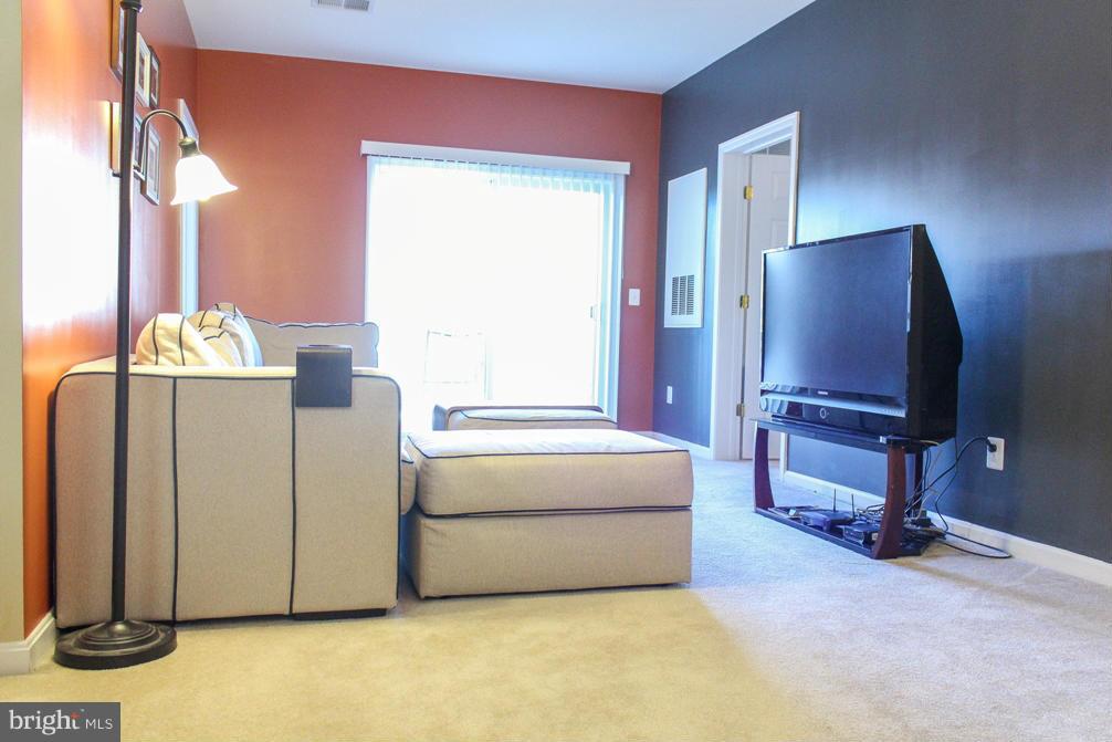 RESIDENCES AT WILDEWOOD - Residential Lease