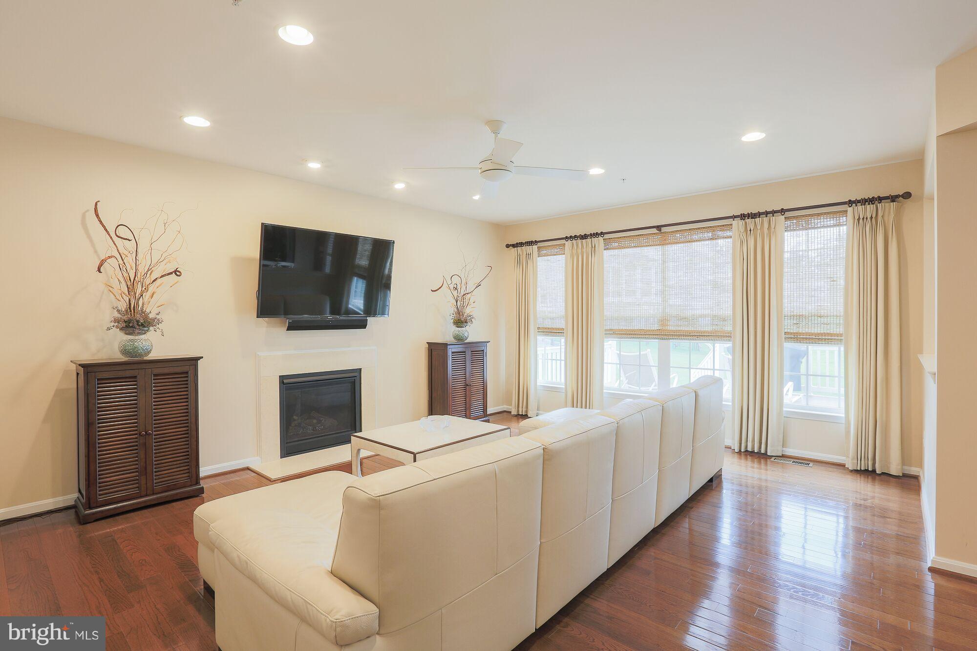 THE PARKE AT MOUNT WASHINGTON - Residential