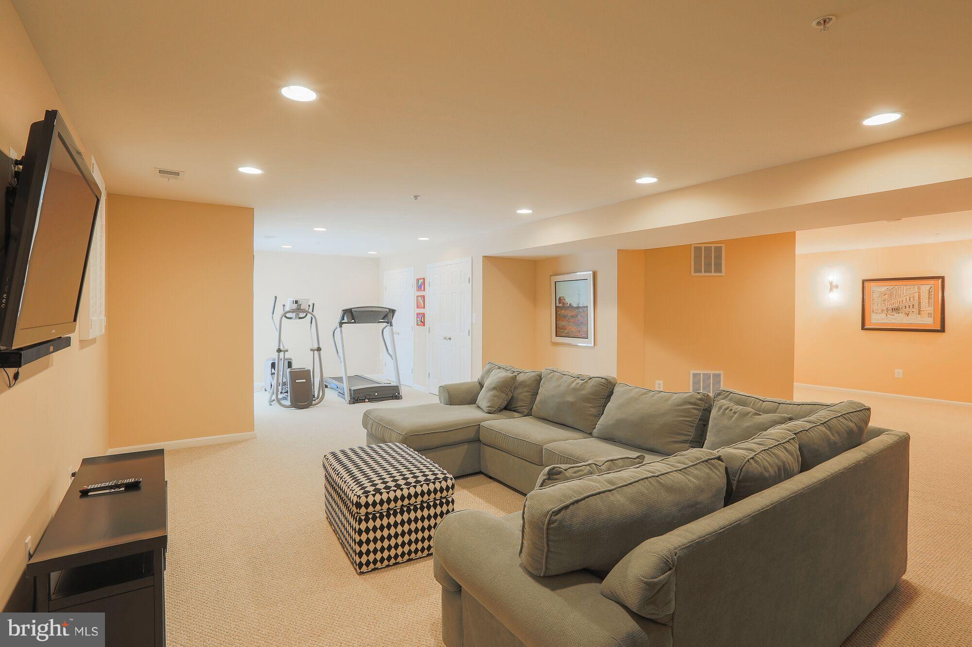 THE PARKE AT MOUNT WASHINGTON - Residential