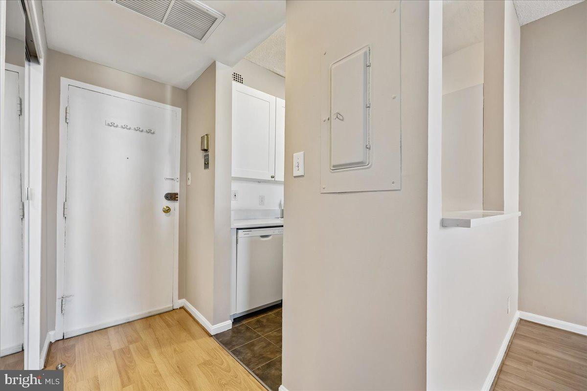 1851 NW COLUMBIA ROAD NW 401