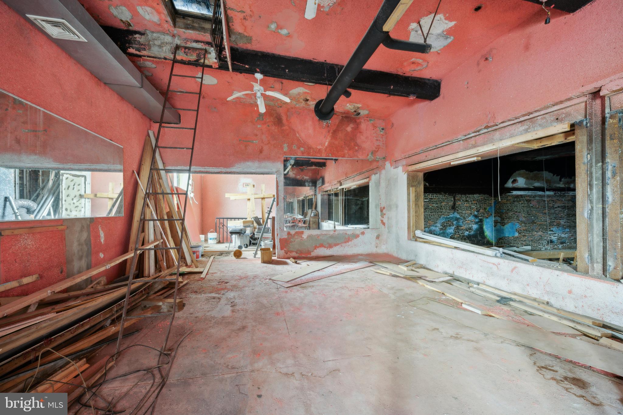 NORRIS SQUARE - Commercial Sale