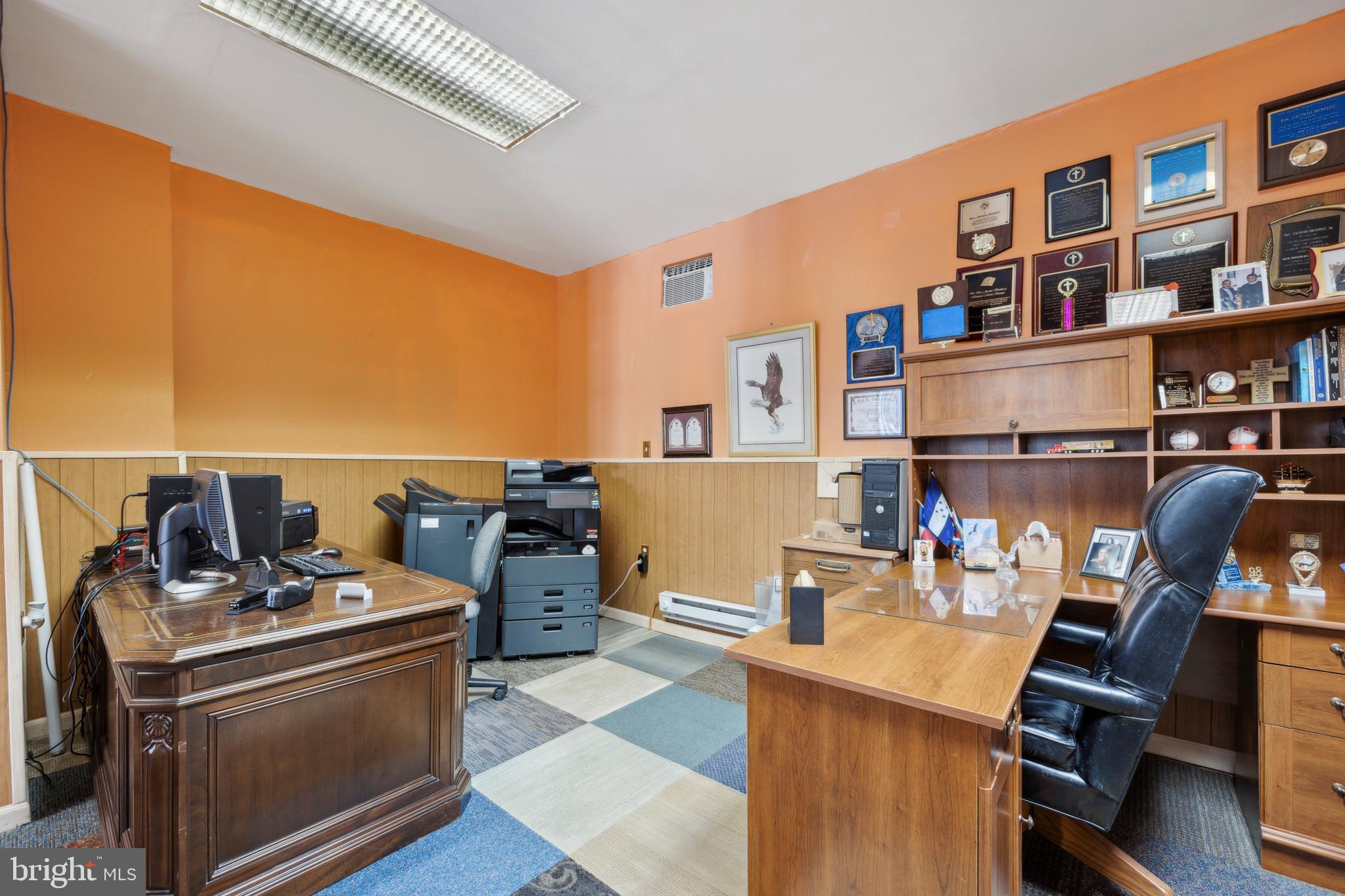 NORRIS SQUARE - Commercial Sale