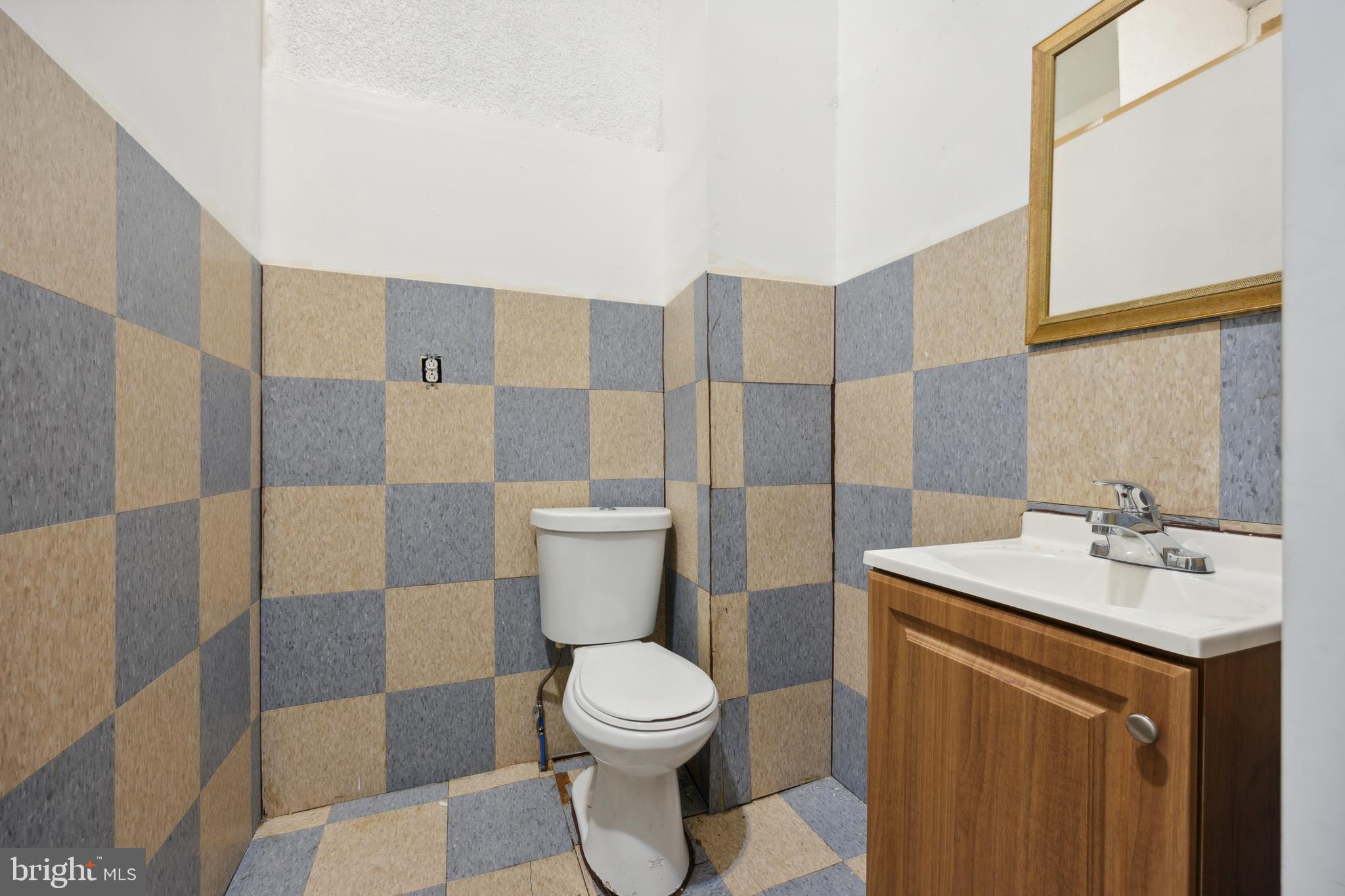 NORRIS SQUARE - Commercial Sale