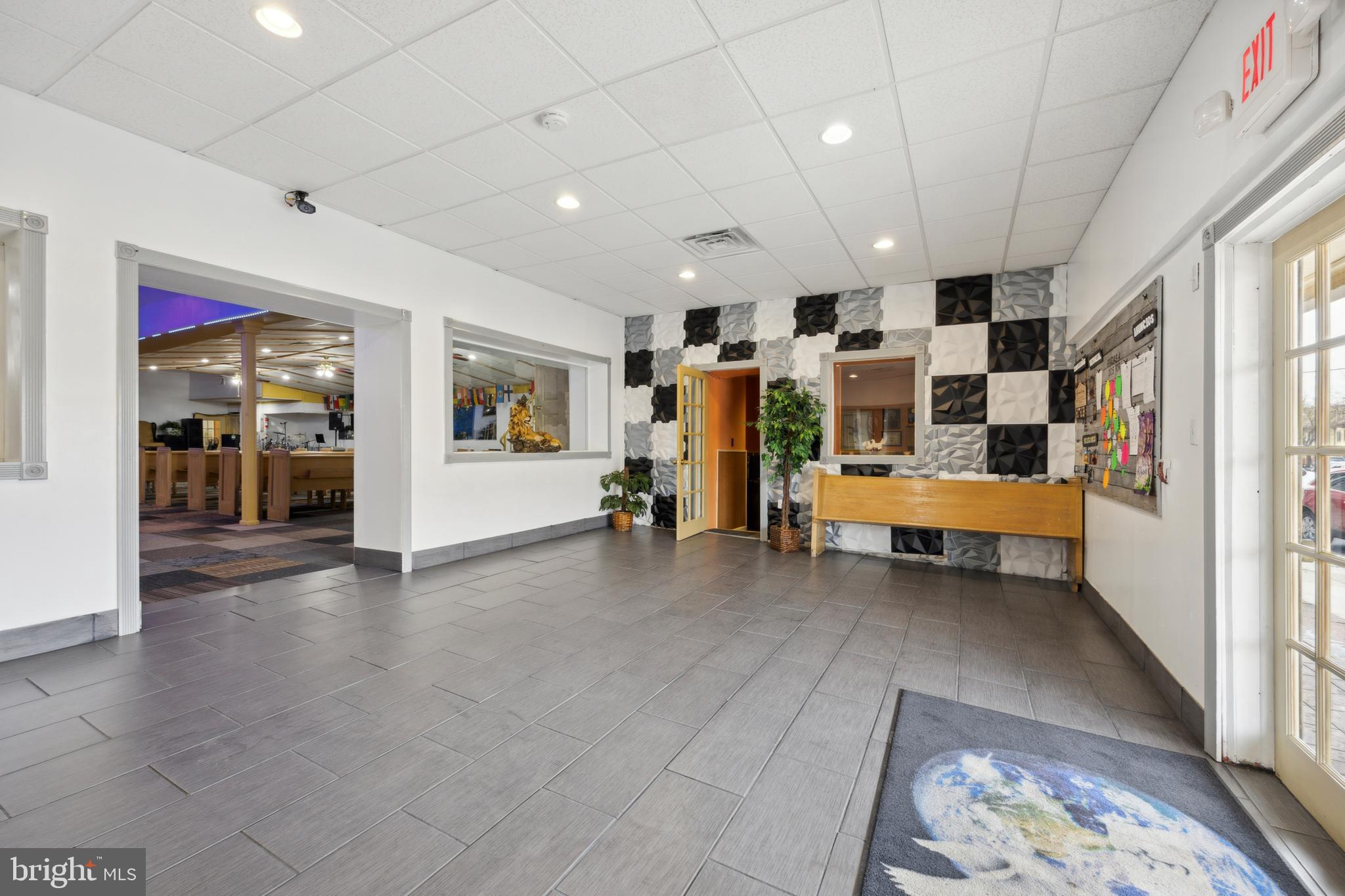 NORRIS SQUARE - Commercial Sale