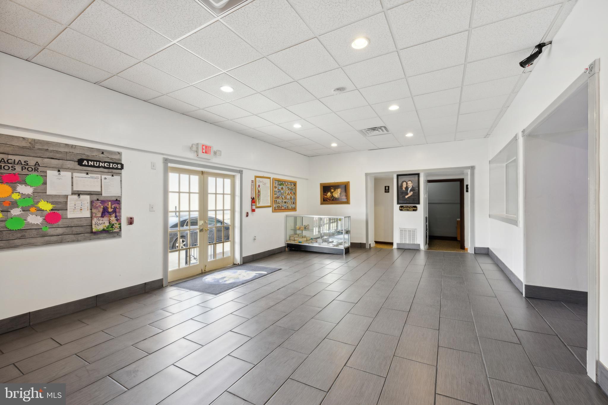 NORRIS SQUARE - Commercial Sale