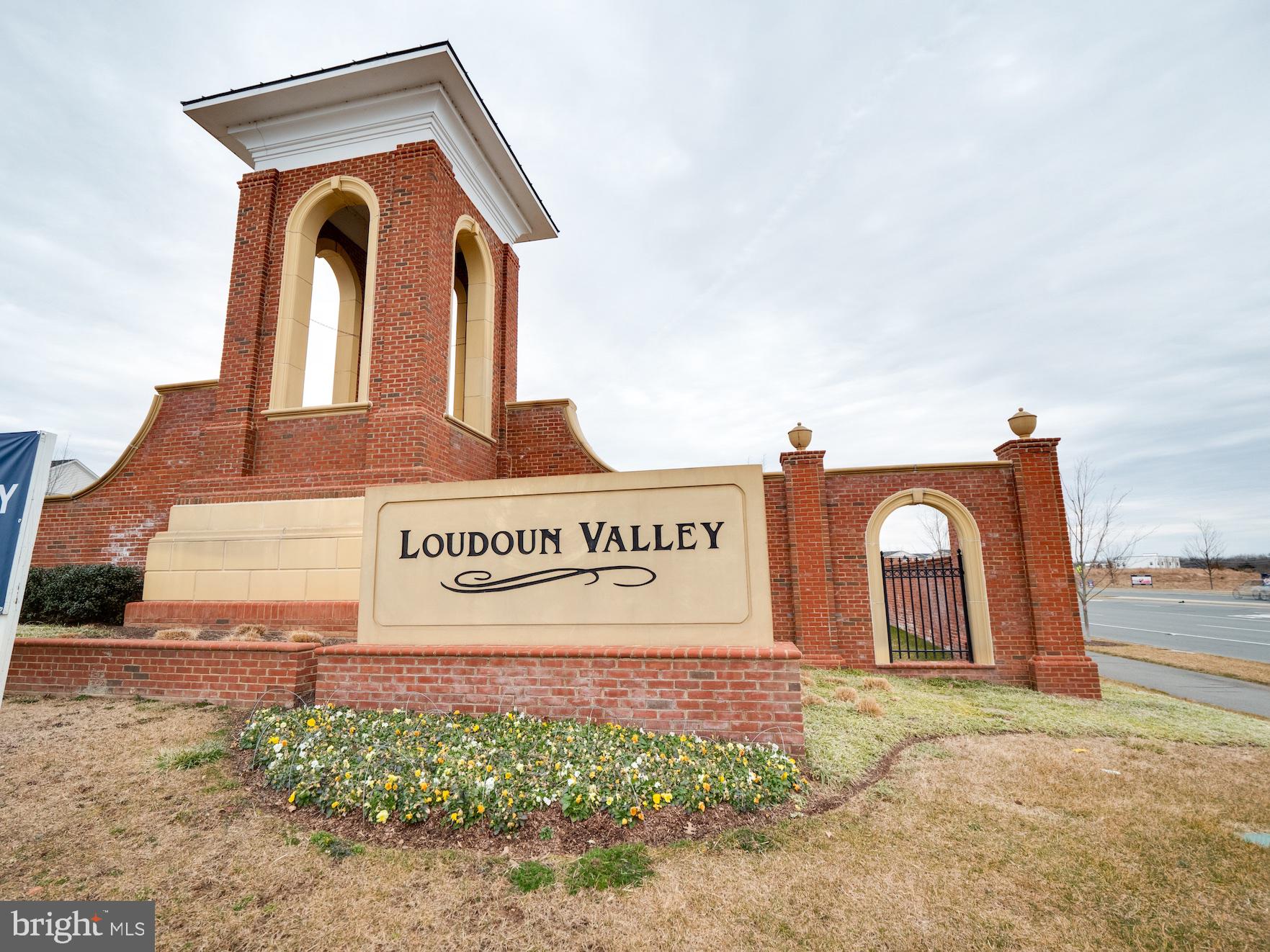 LOUDOUN VALLEY ESTATES 2 - Residential Lease