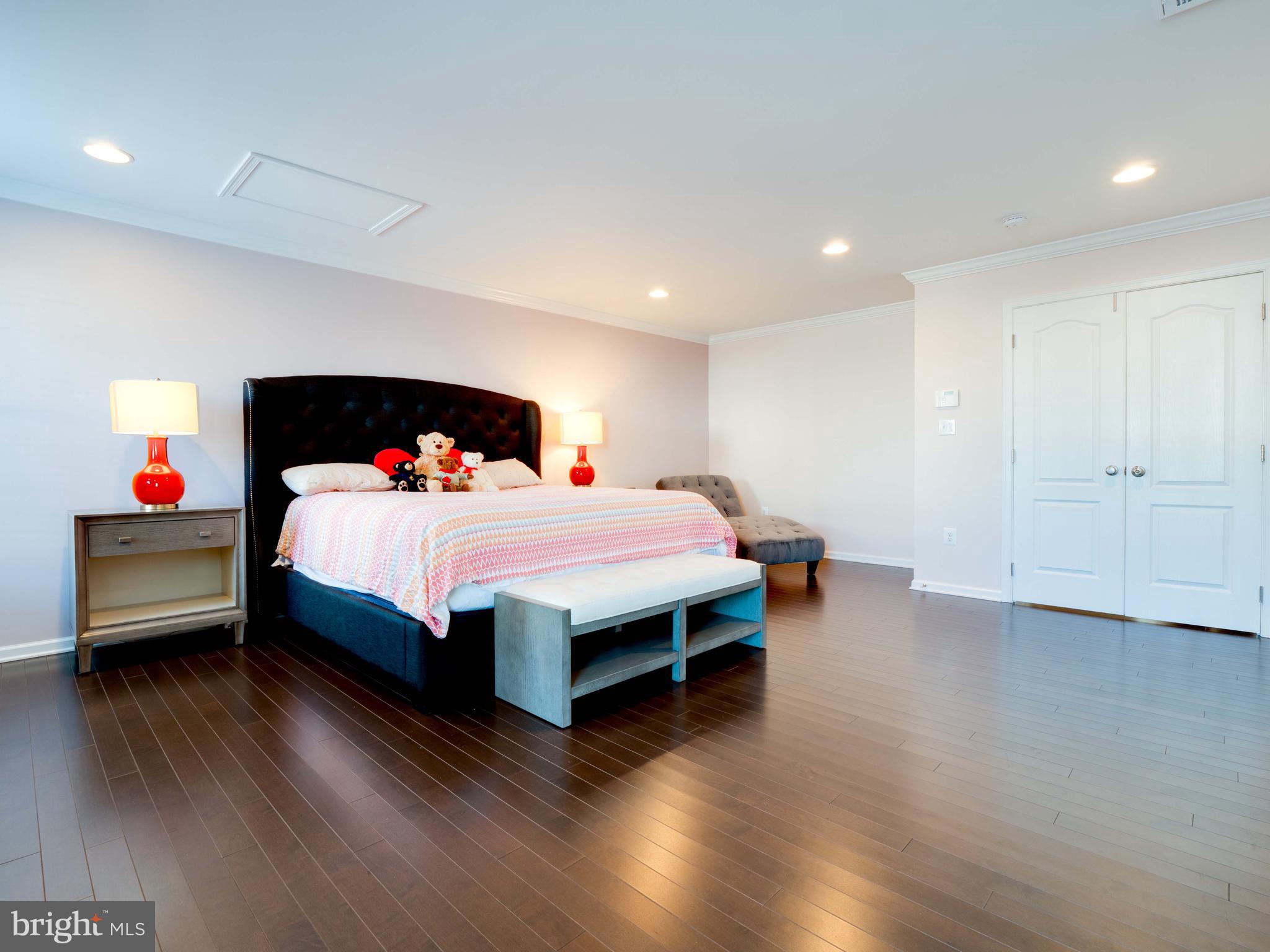 LOUDOUN VALLEY ESTATES 2 - Residential Lease