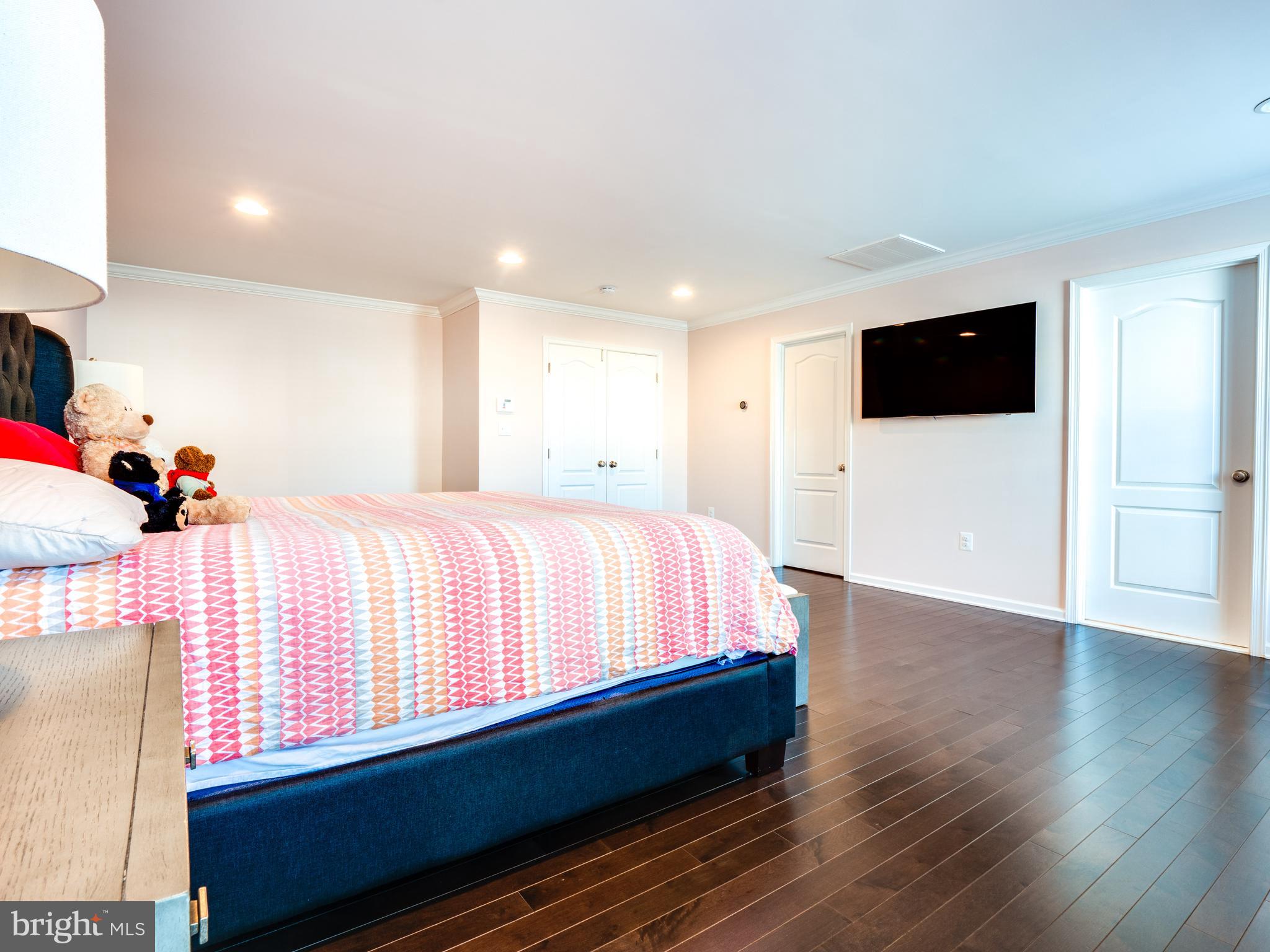 LOUDOUN VALLEY ESTATES 2 - Residential Lease