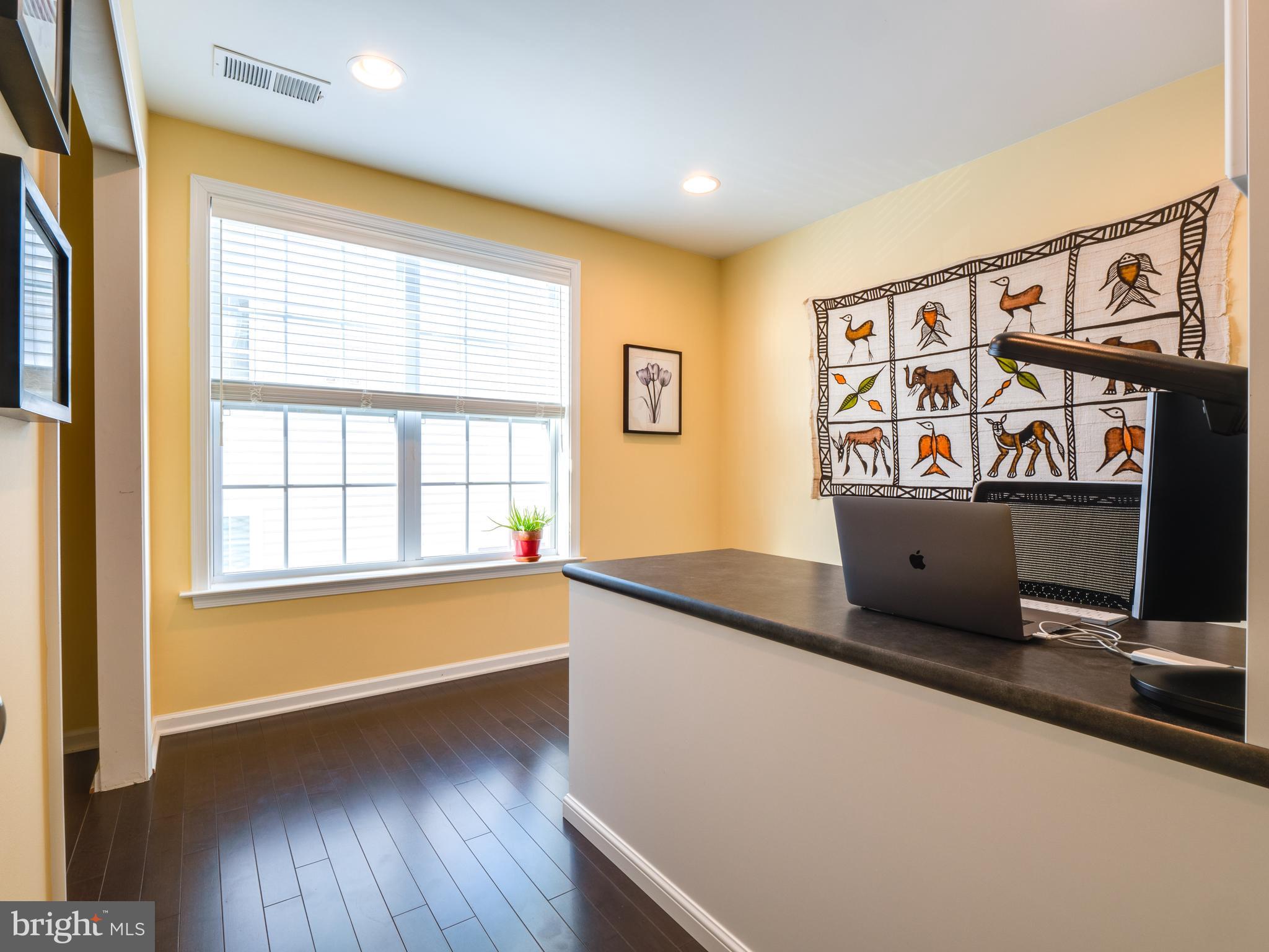 LOUDOUN VALLEY ESTATES 2 - Residential Lease