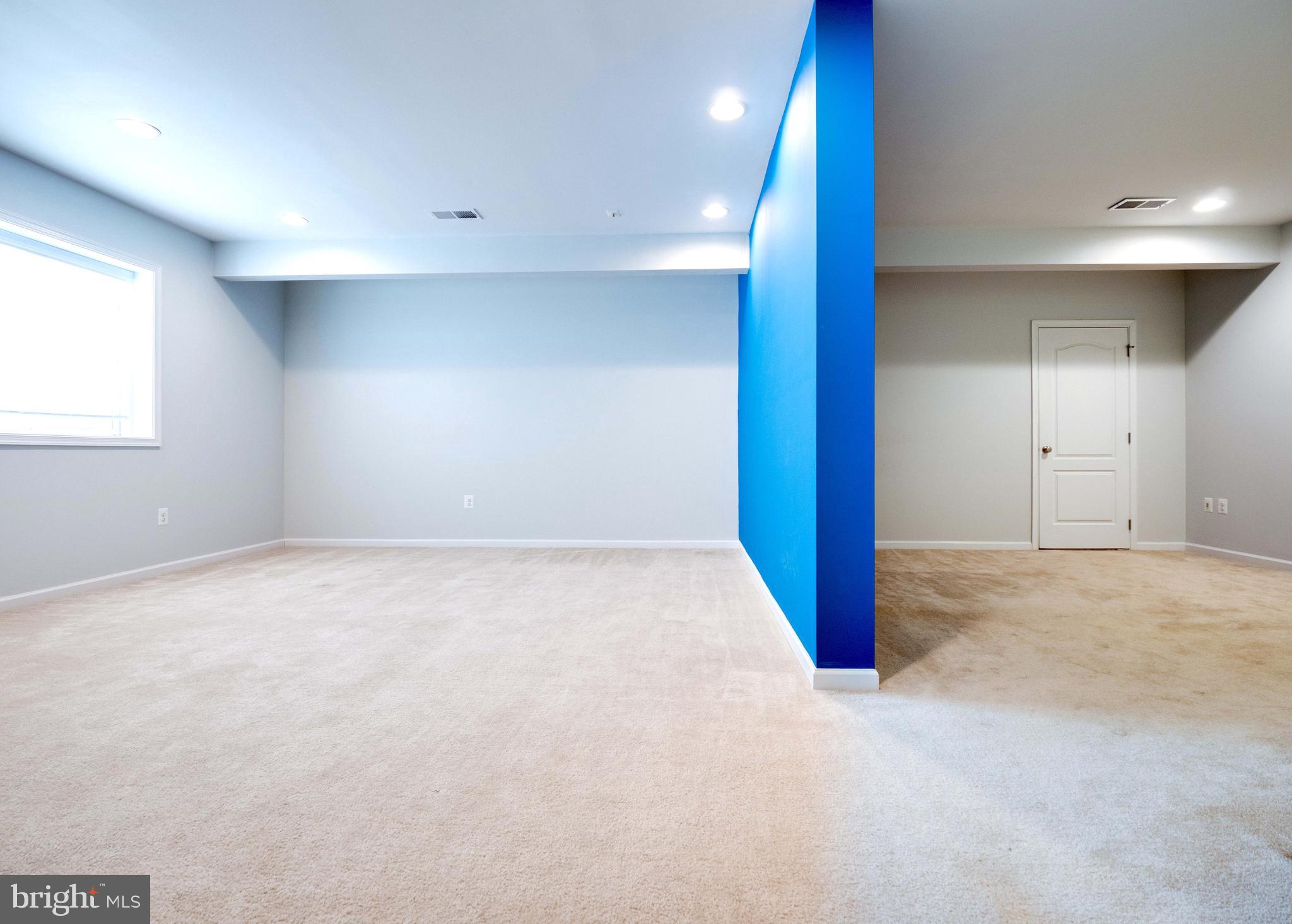 LOUDOUN VALLEY ESTATES 2 - Residential Lease