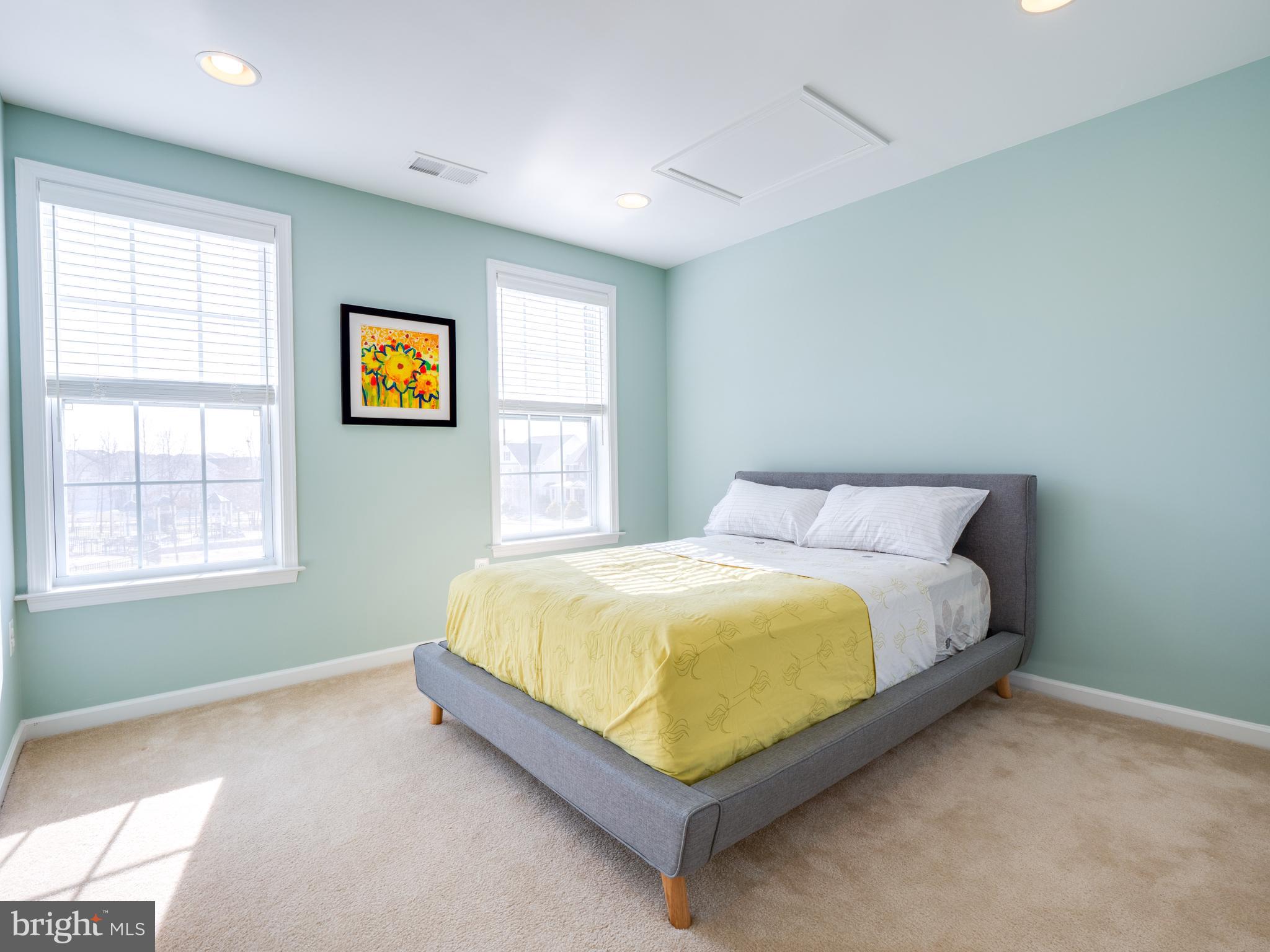 LOUDOUN VALLEY ESTATES 2 - Residential Lease