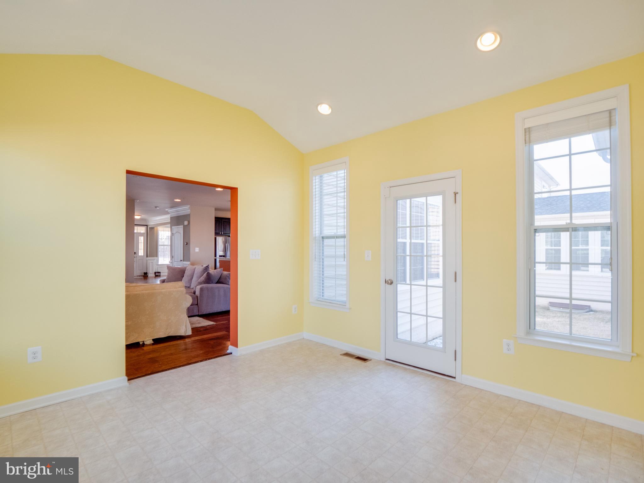 LOUDOUN VALLEY ESTATES 2 - Residential Lease