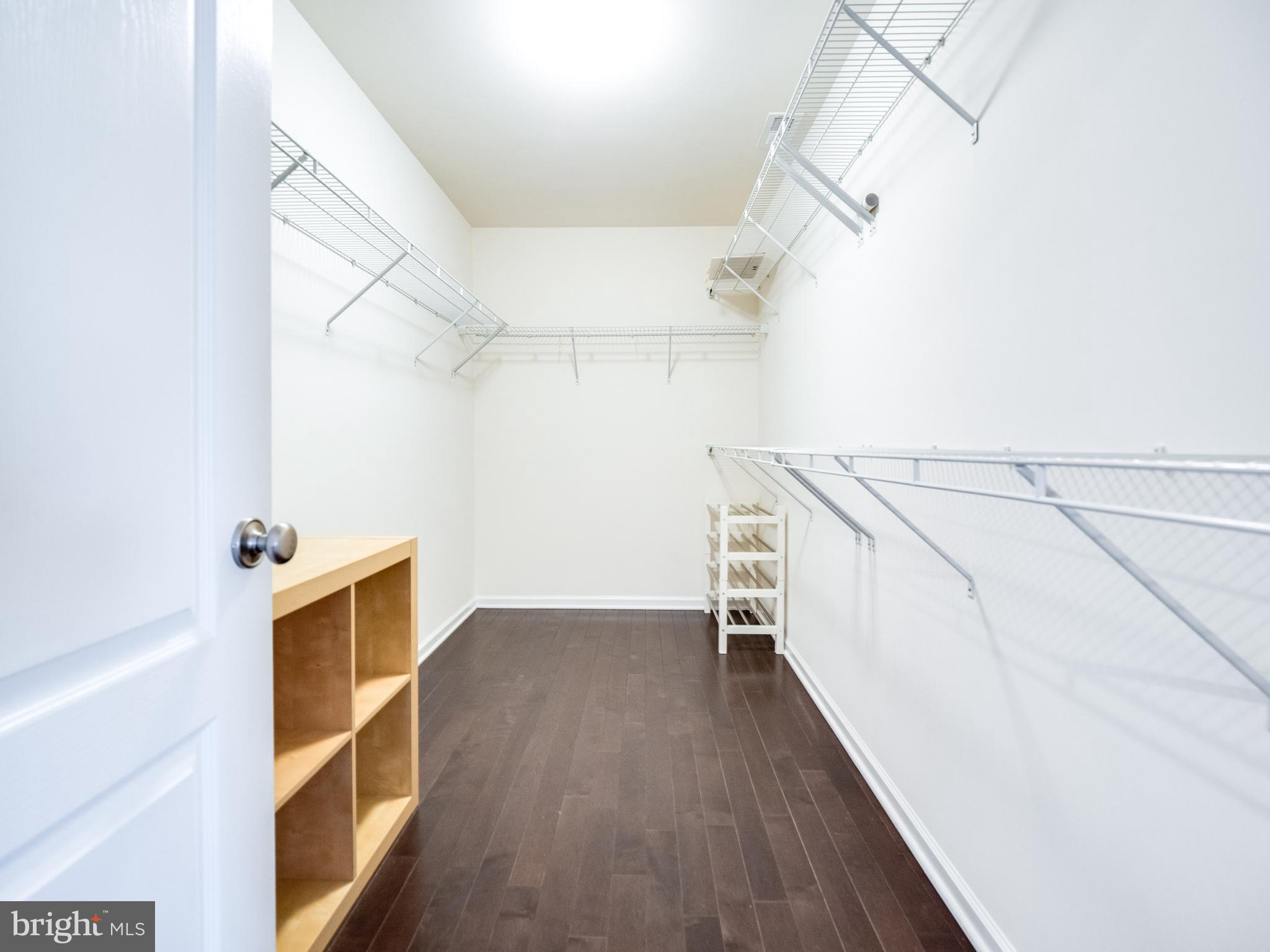 LOUDOUN VALLEY ESTATES 2 - Residential Lease