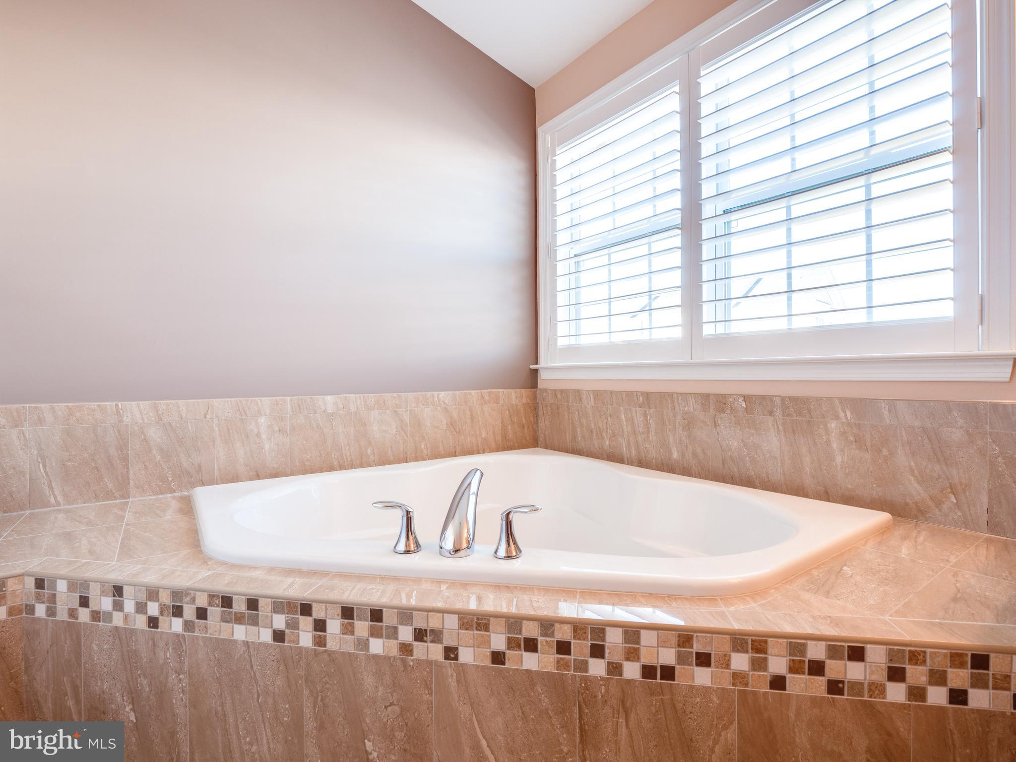 LOUDOUN VALLEY ESTATES 2 - Residential Lease