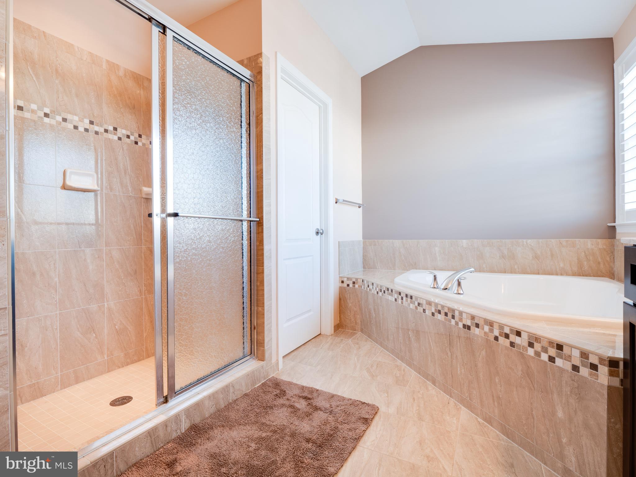 LOUDOUN VALLEY ESTATES 2 - Residential Lease