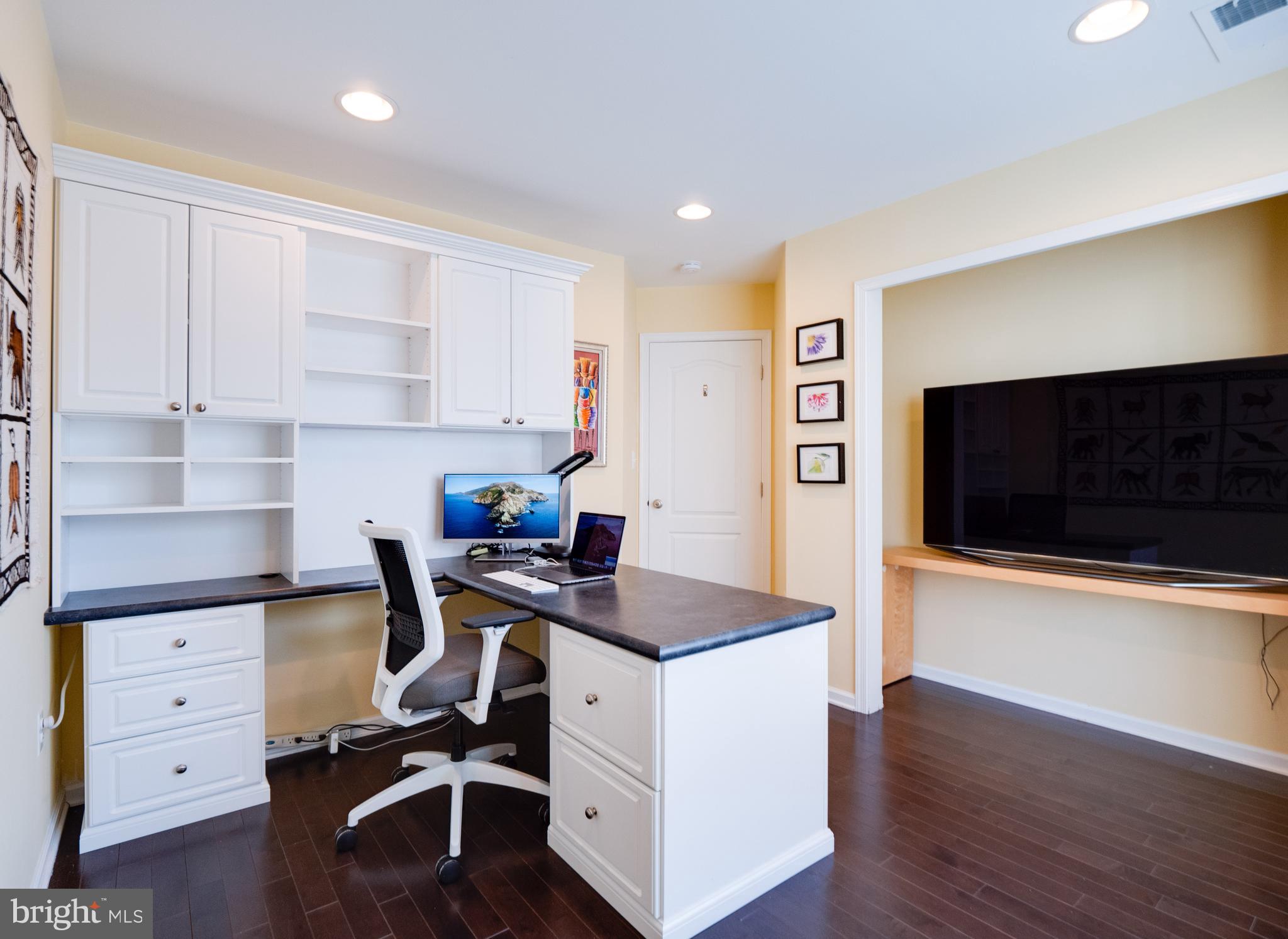 LOUDOUN VALLEY ESTATES 2 - Residential Lease