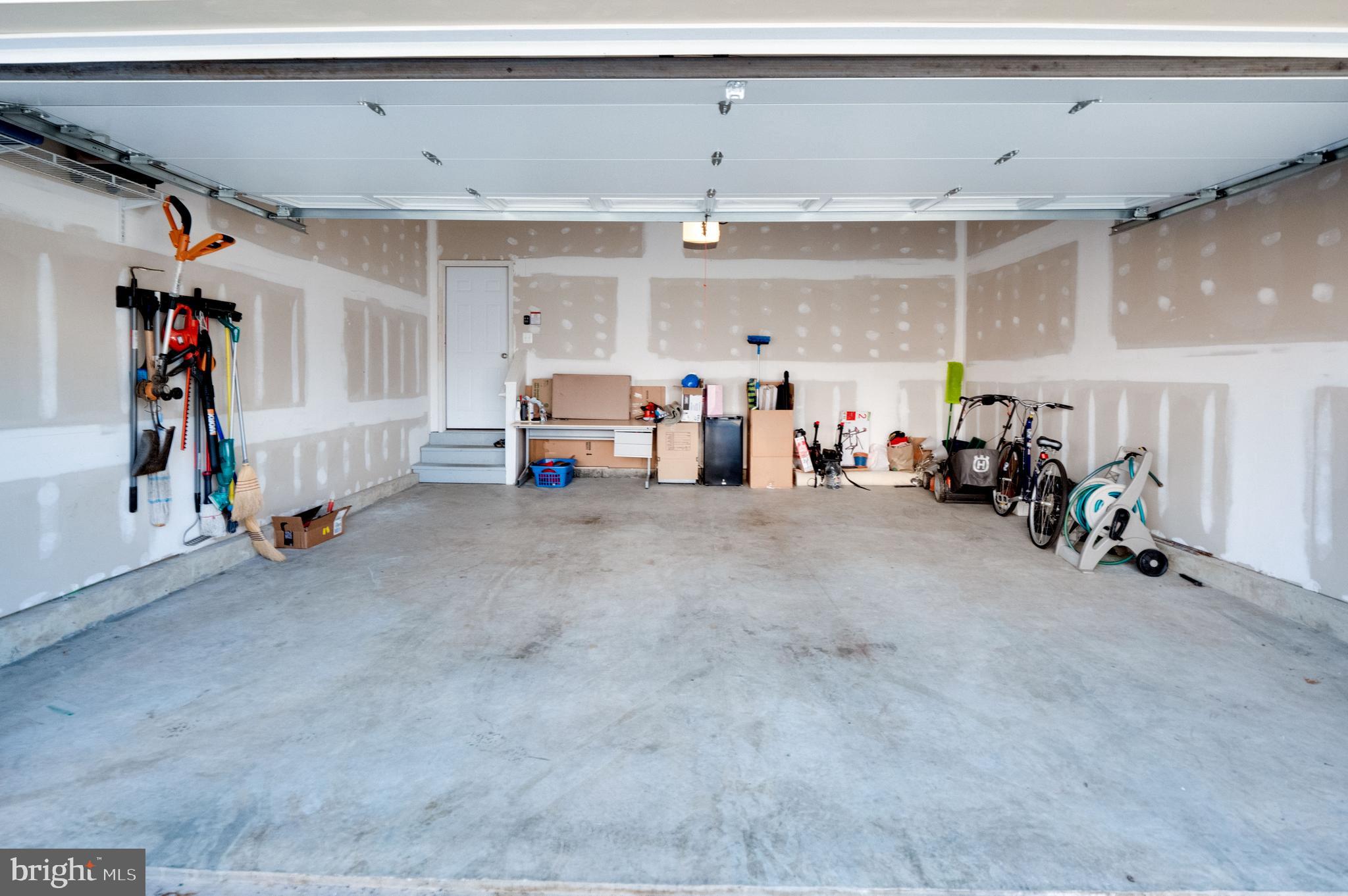 LOUDOUN VALLEY ESTATES 2 - Residential Lease